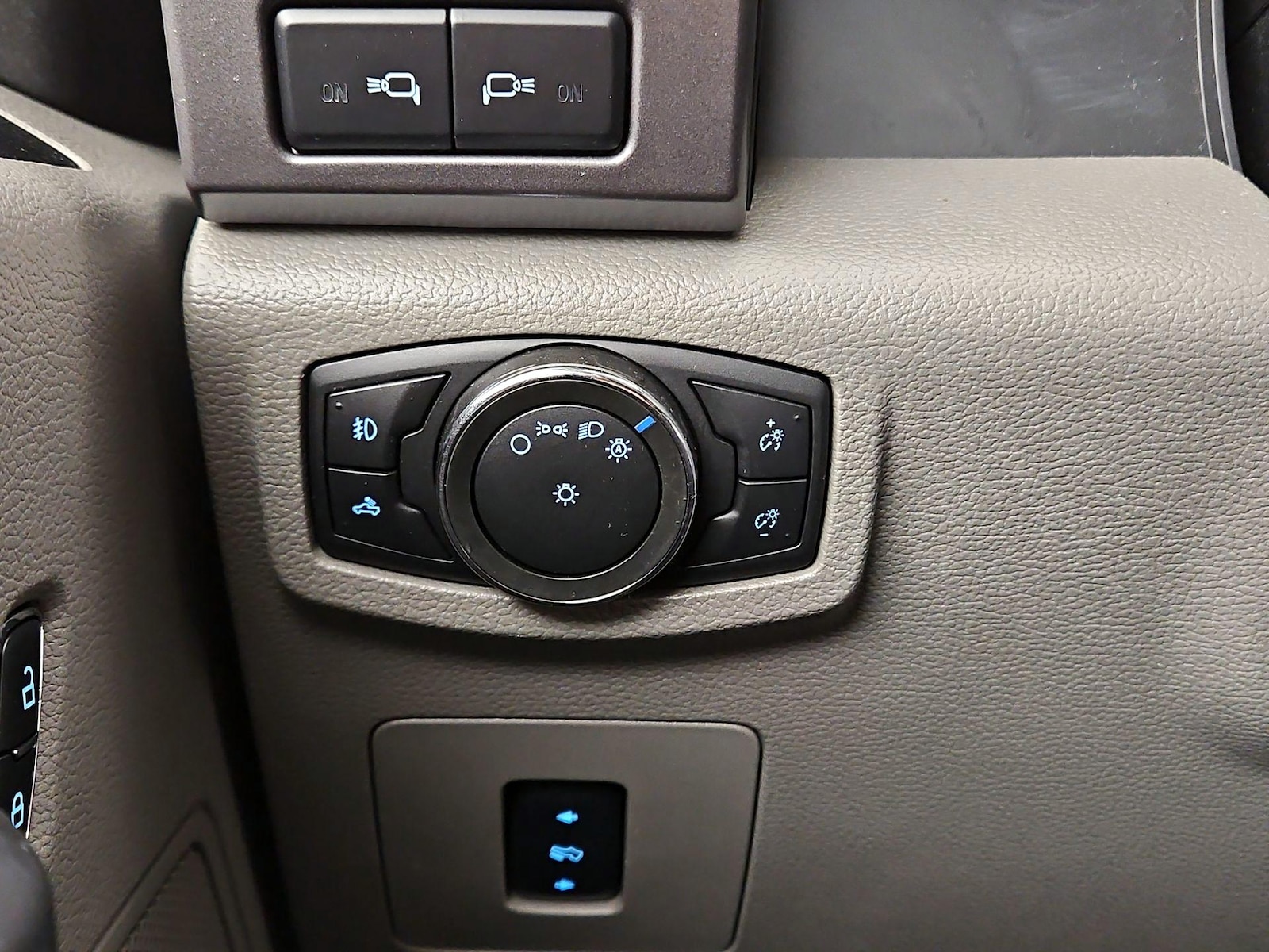 2015 Ford F-150 XLT - Photo 14