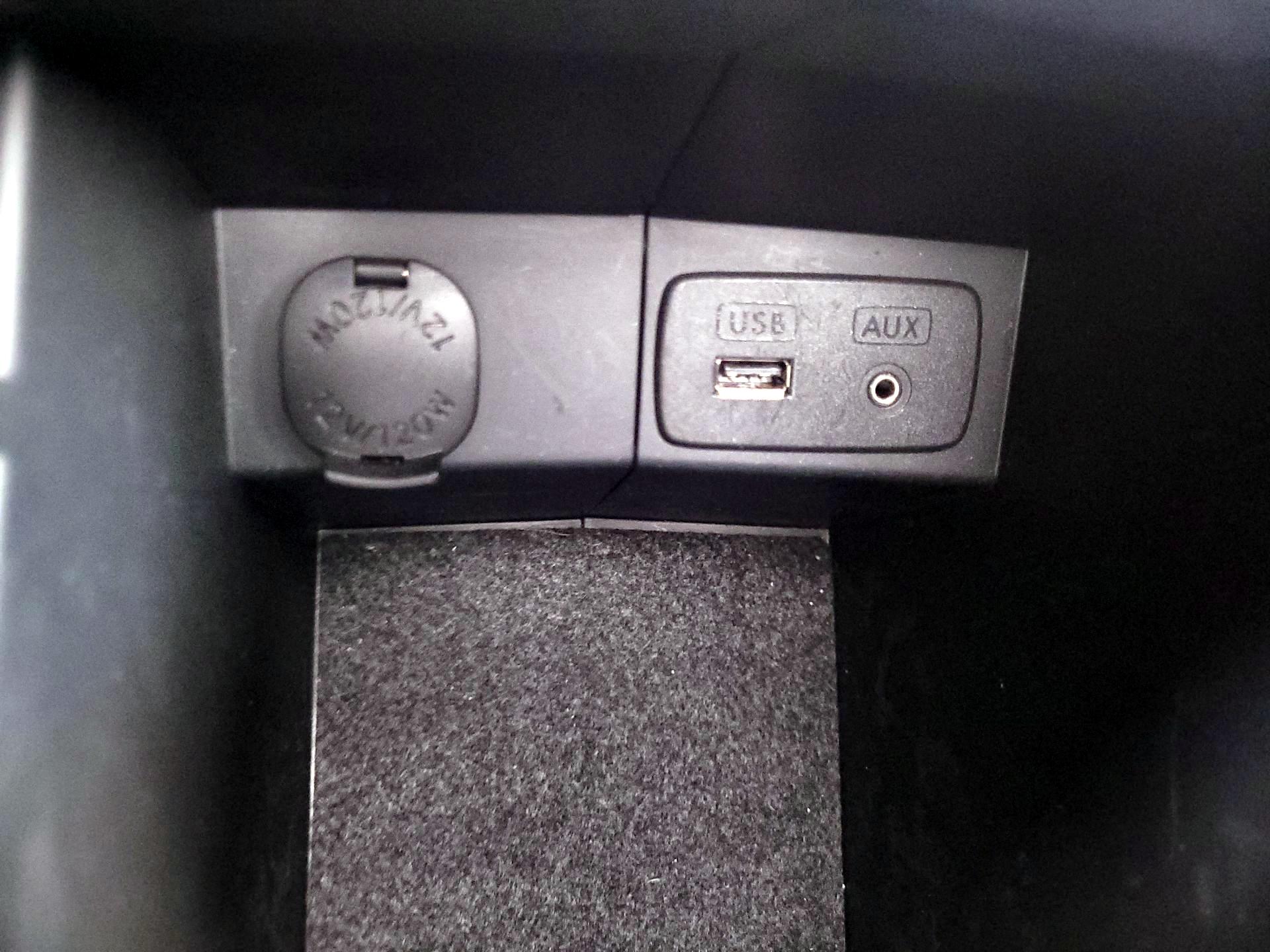 Thumbnail: 2015 Subaru Forester - 18