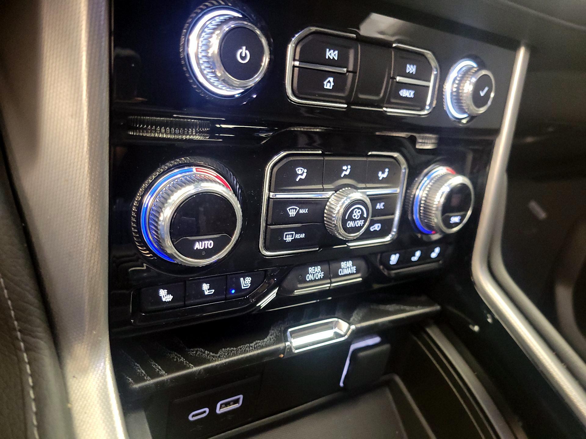 Thumbnail: 2024 GMC Yukon XL - 16
