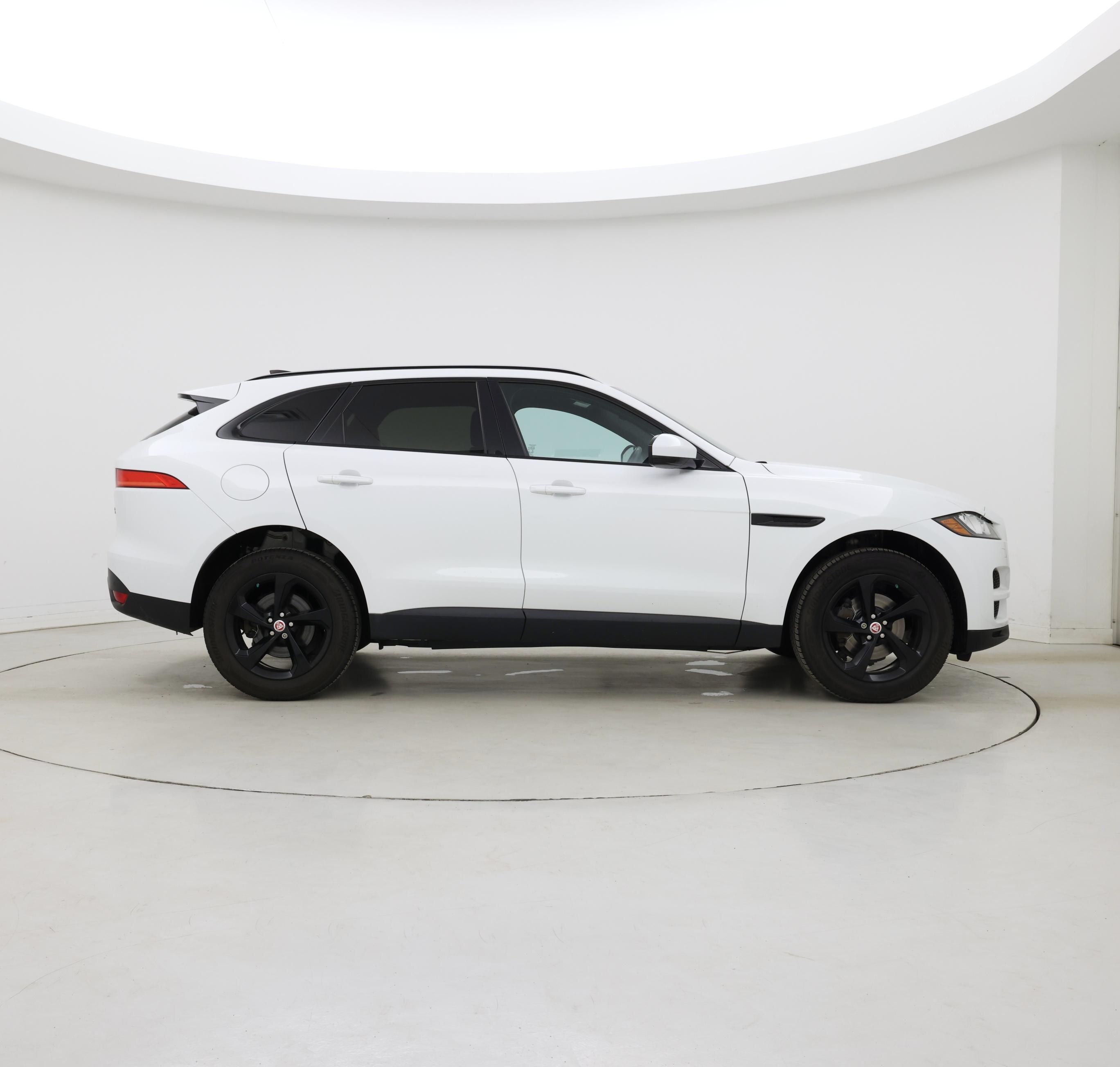 Thumbnail: 2020 Jaguar F-Pace - 7