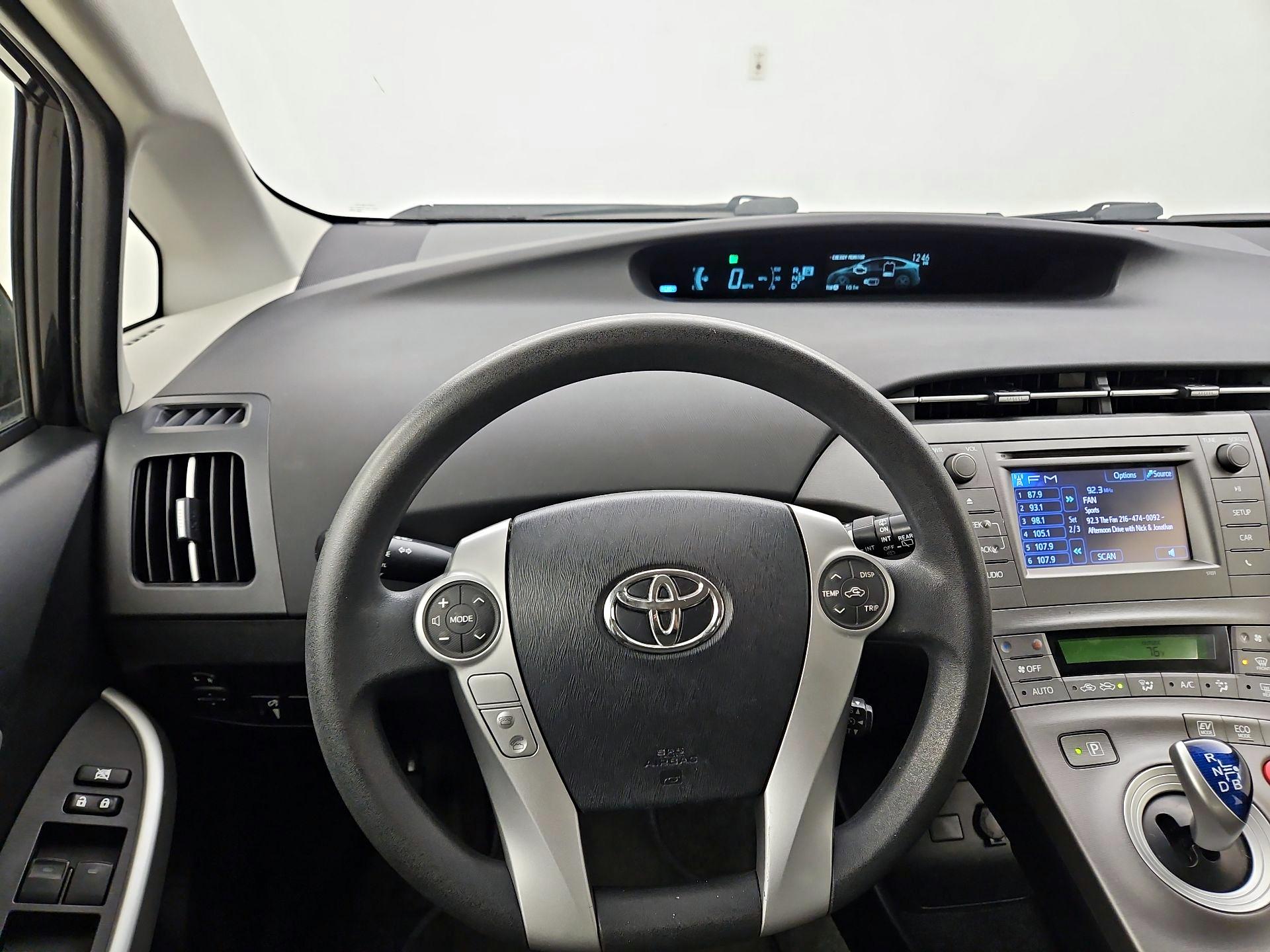 Thumbnail: 2015 Toyota Prius - 10