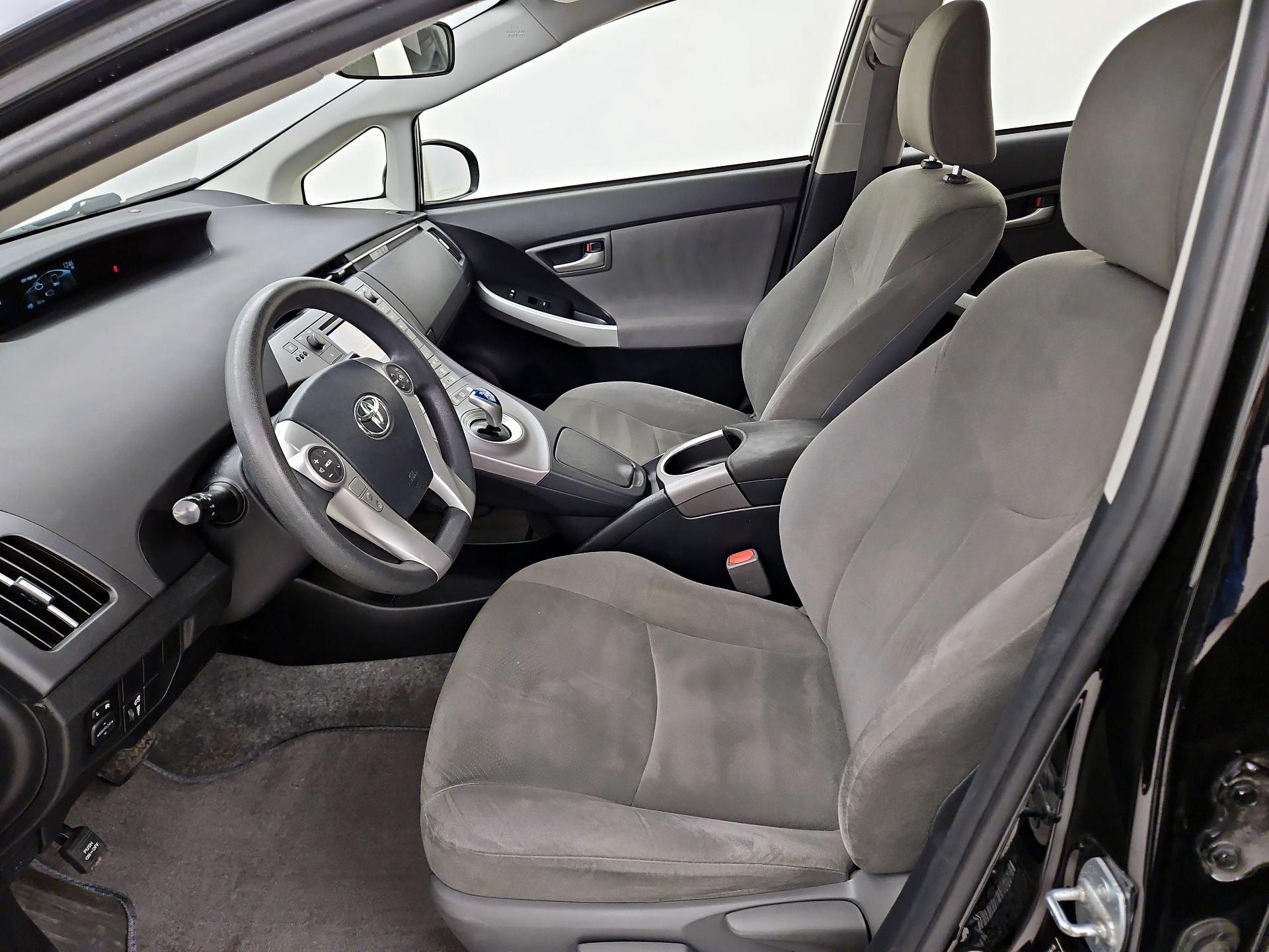 Thumbnail: 2015 Toyota Prius - 11
