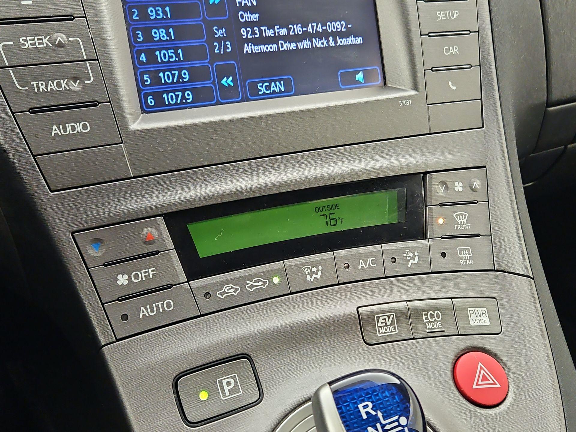 Thumbnail: 2015 Toyota Prius - 16