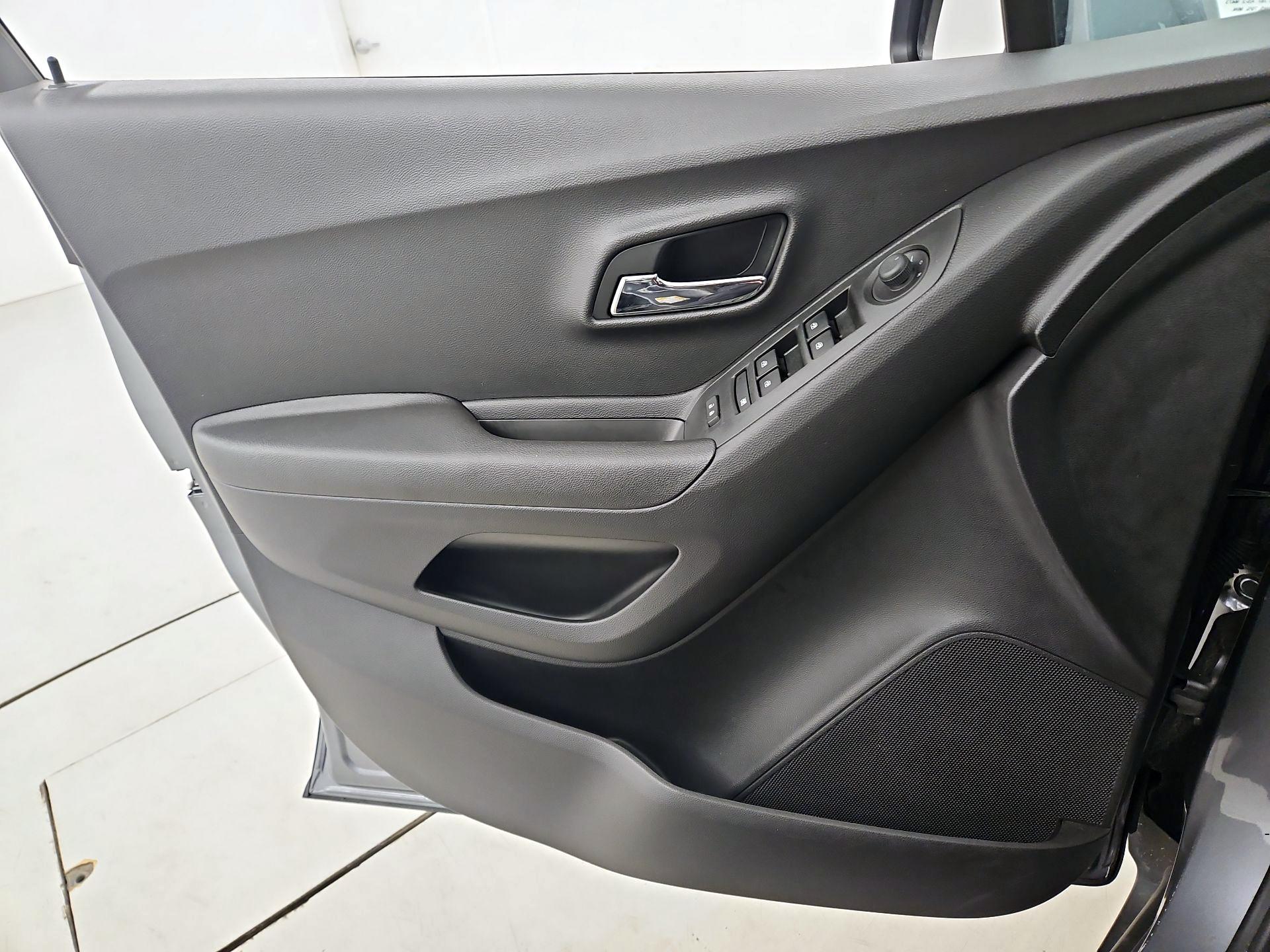 Thumbnail: 2020 Chevrolet Trax - 12