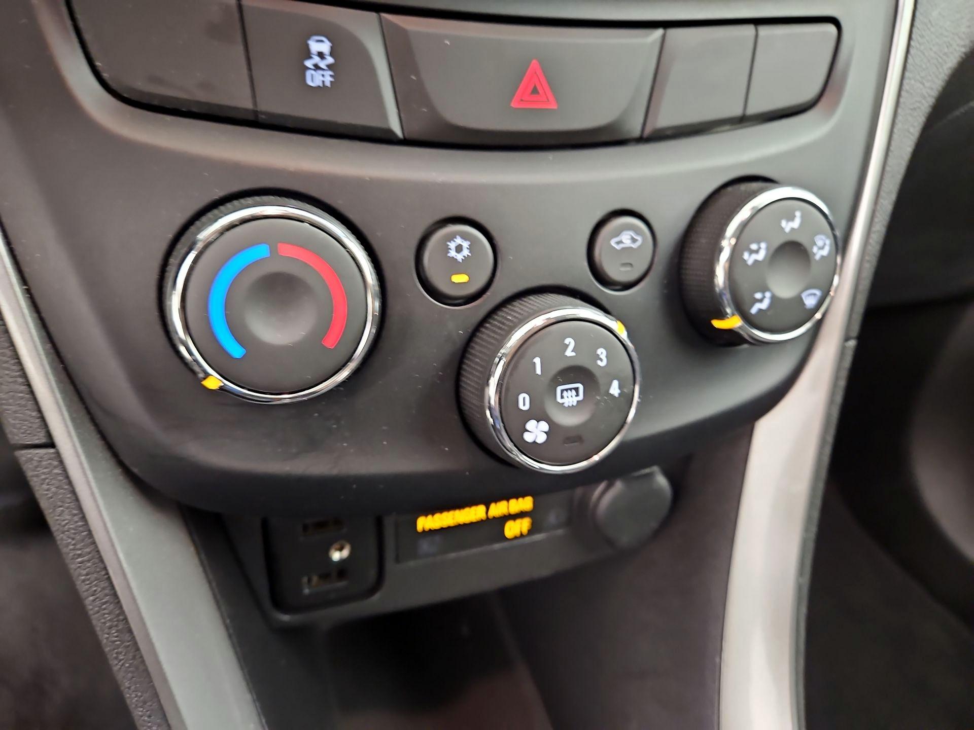 Thumbnail: 2020 Chevrolet Trax - 16