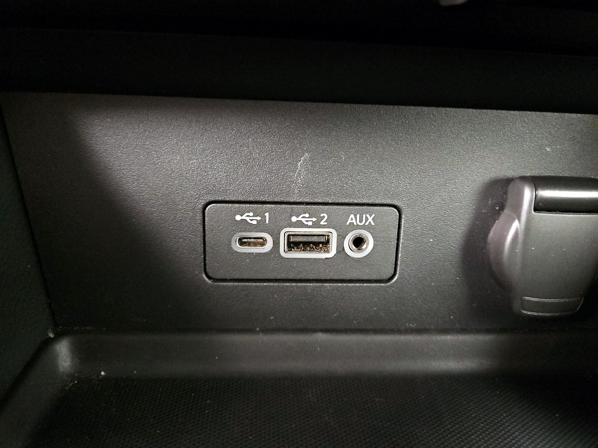 Thumbnail: 2021 Nissan Sentra - 18