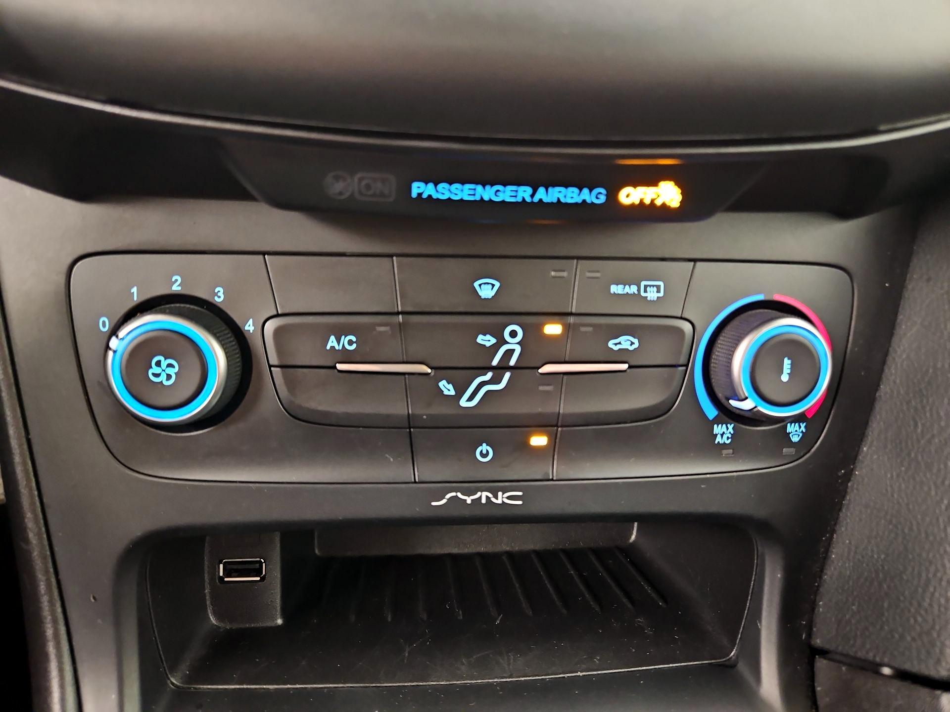 Thumbnail: 2018 Ford Focus - 16