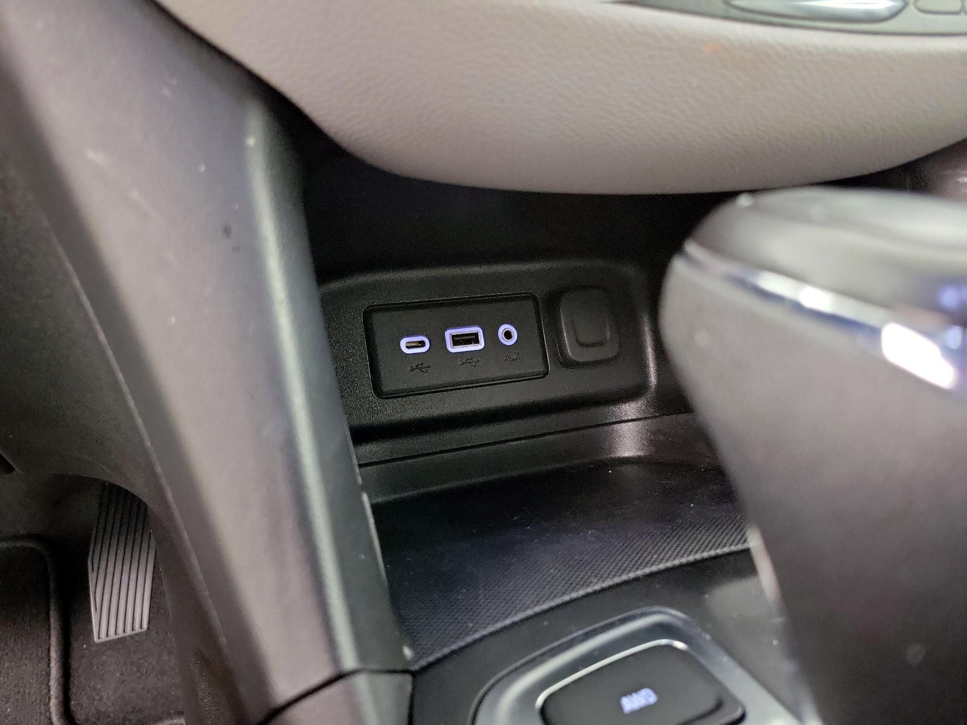 Thumbnail: 2021 Chevrolet Equinox - 18
