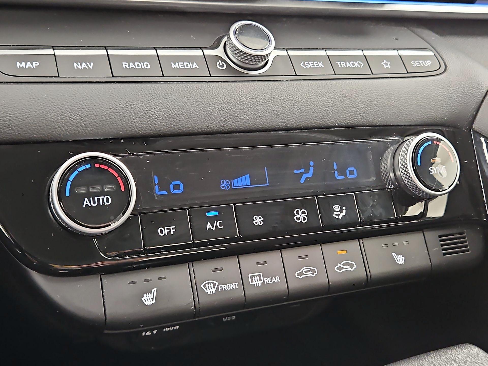 Thumbnail: 2024 Hyundai Elantra - 17