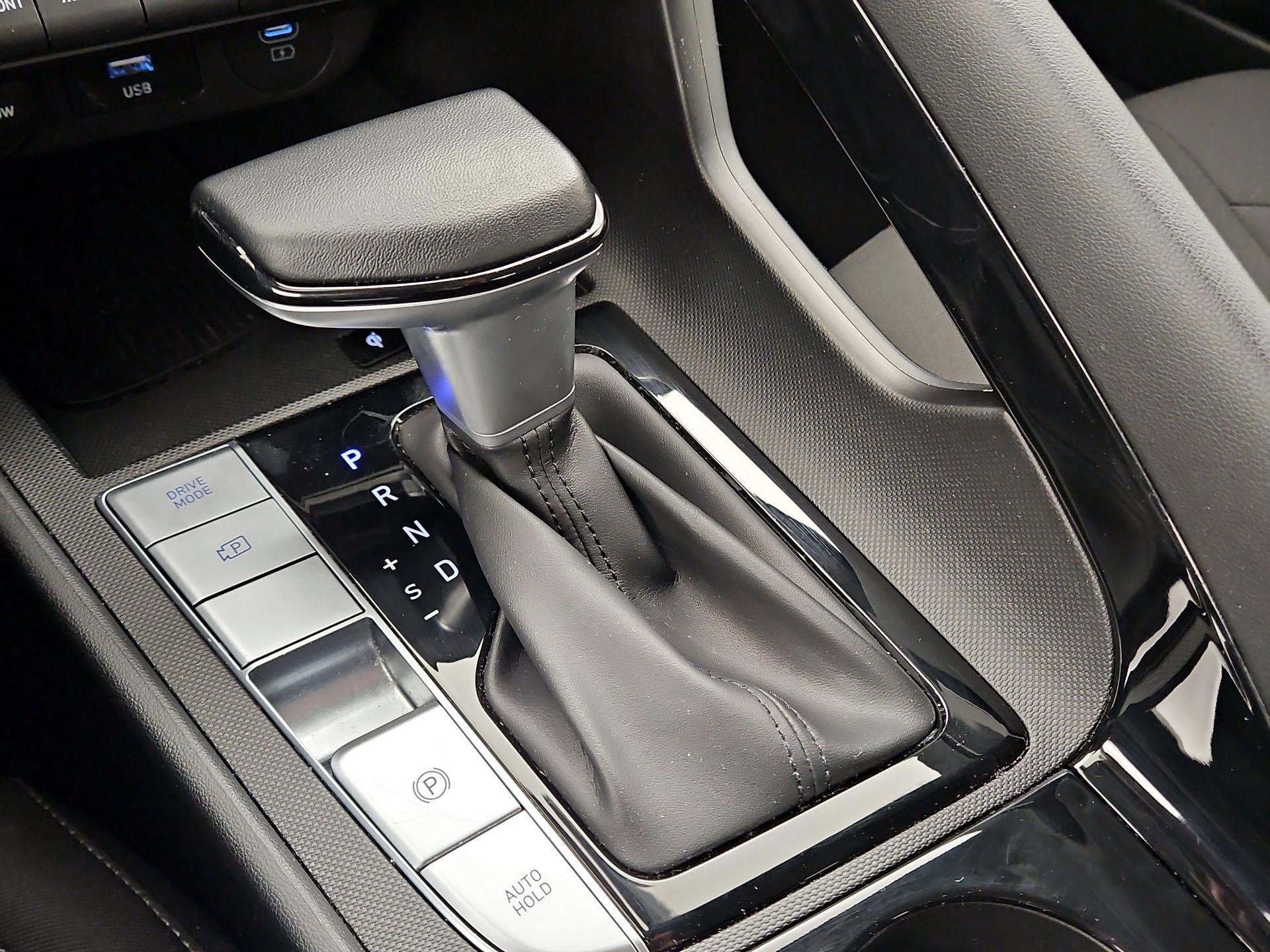 Thumbnail: 2024 Hyundai Elantra - 18