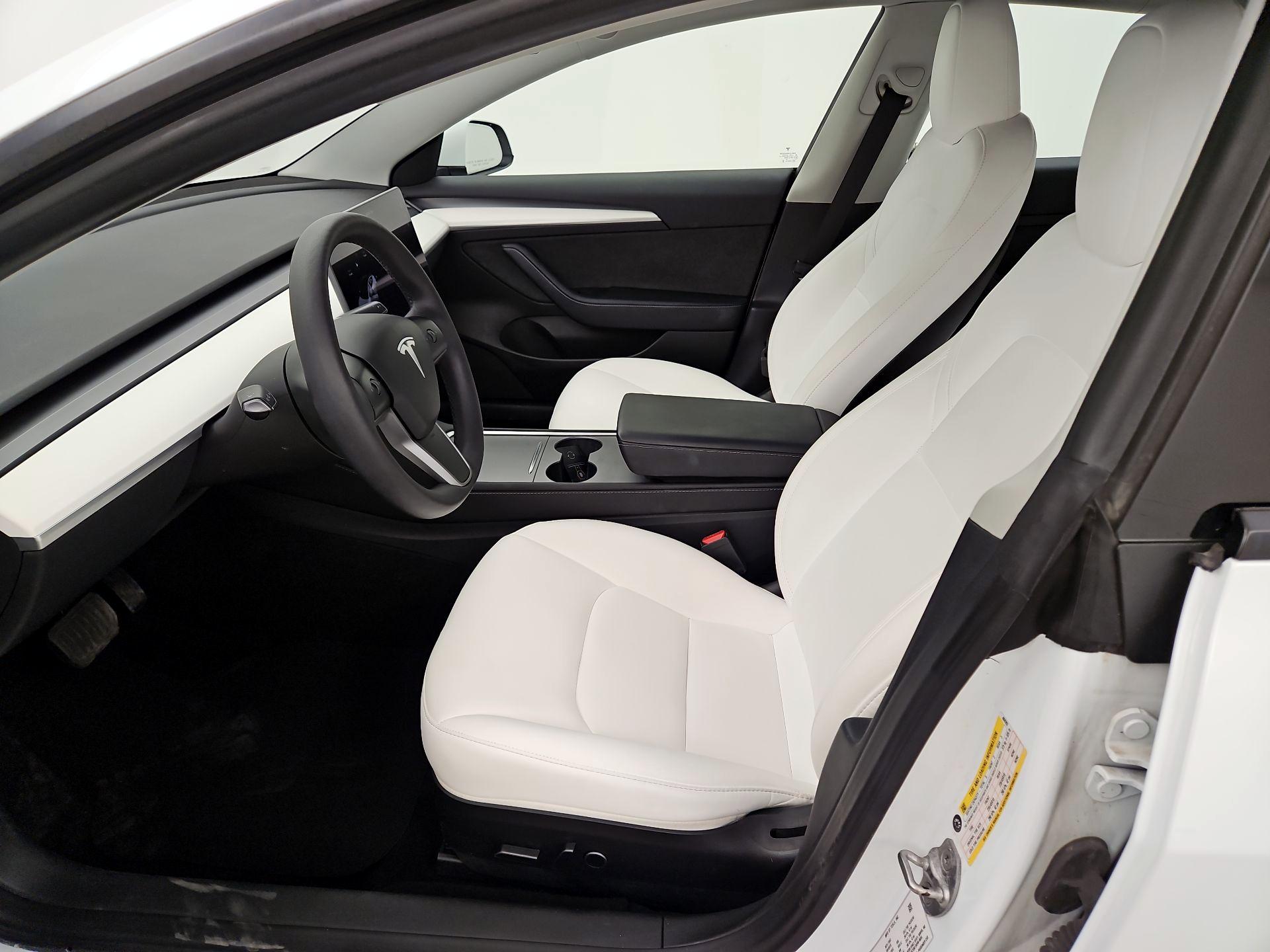 Thumbnail: 2023 Tesla Model 3 - 11