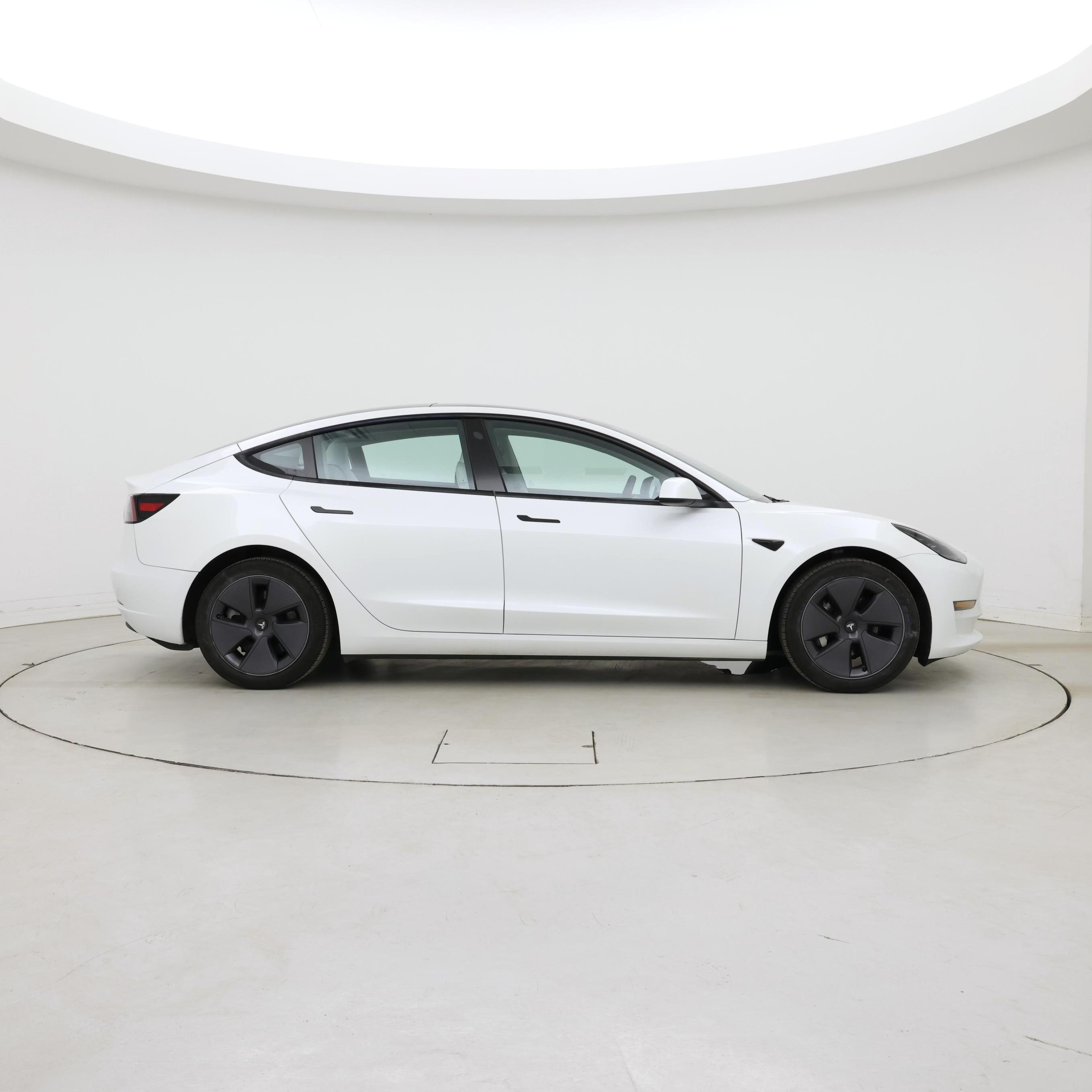 Thumbnail: 2023 Tesla Model 3 - 7