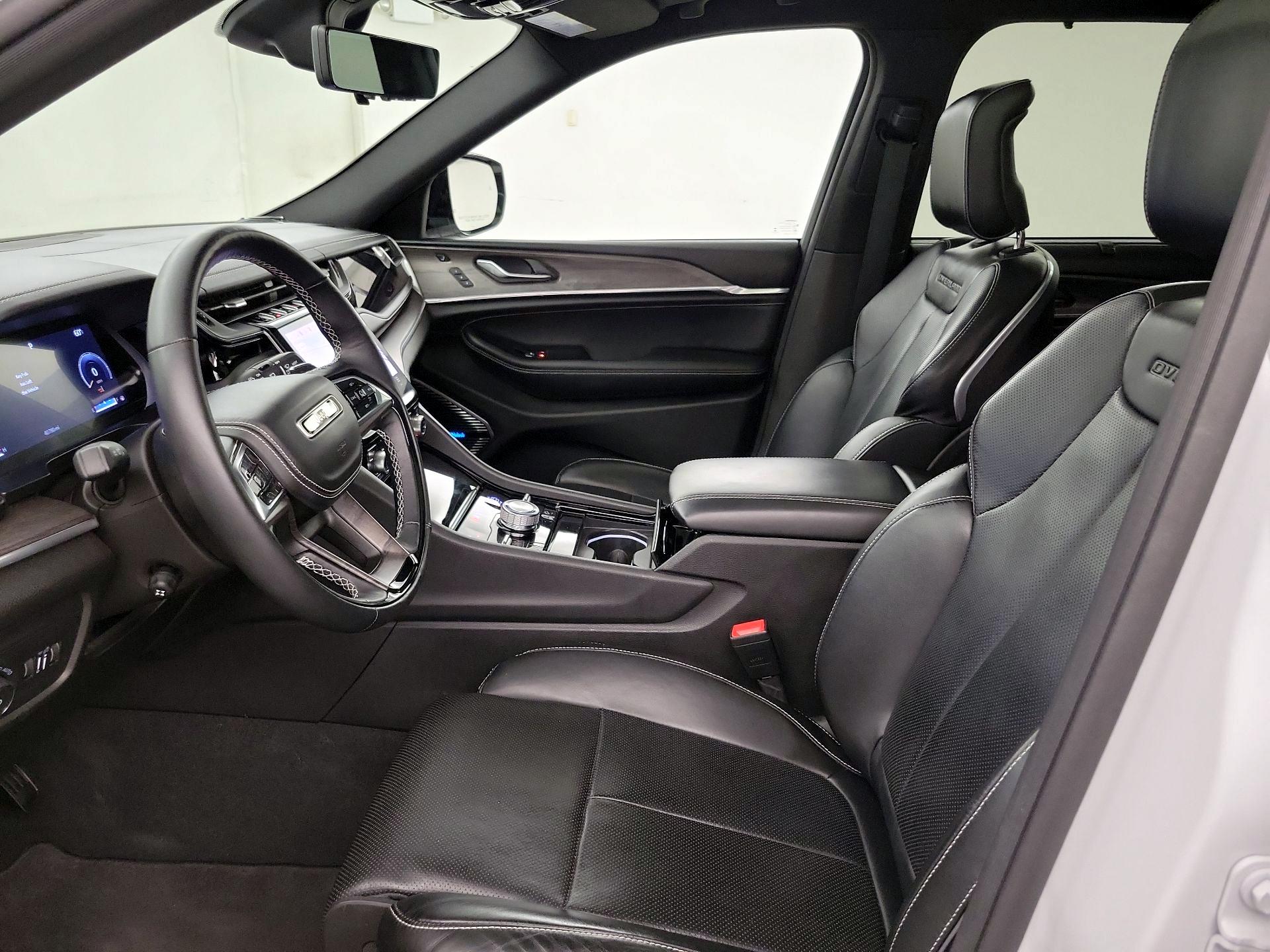 Thumbnail: 2022 Jeep Grand Cherokee - 11
