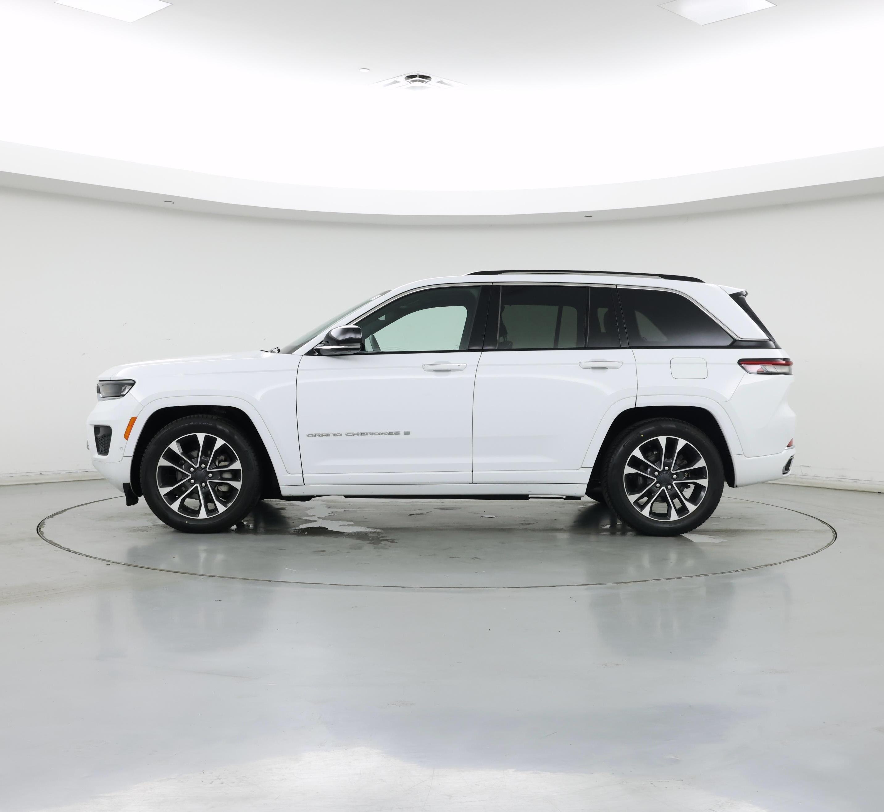 Thumbnail: 2022 Jeep Grand Cherokee - 3