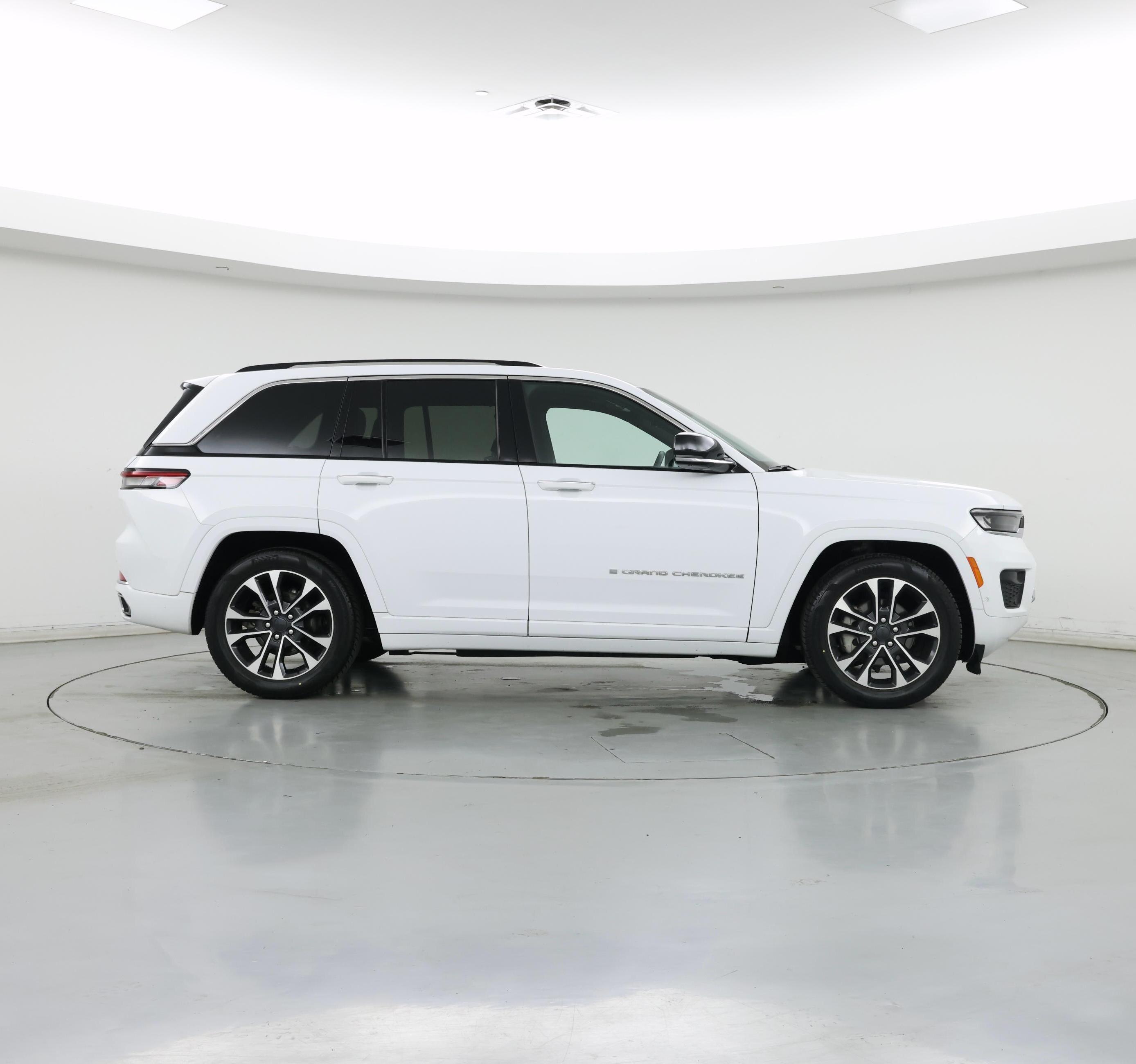 Thumbnail: 2022 Jeep Grand Cherokee - 7