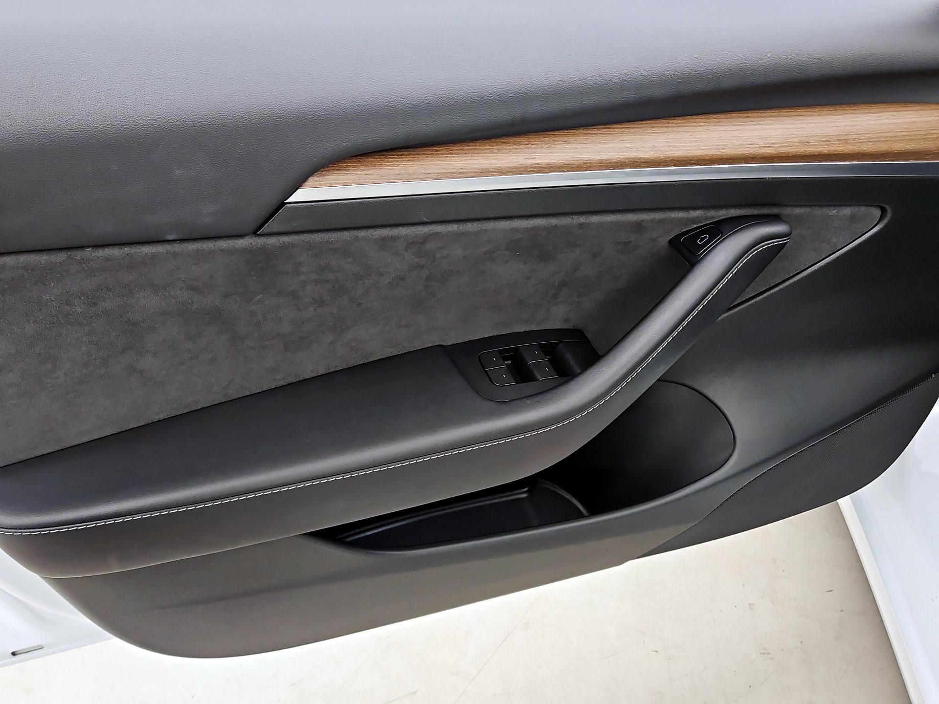 Thumbnail: 2023 Tesla Model 3 - 12