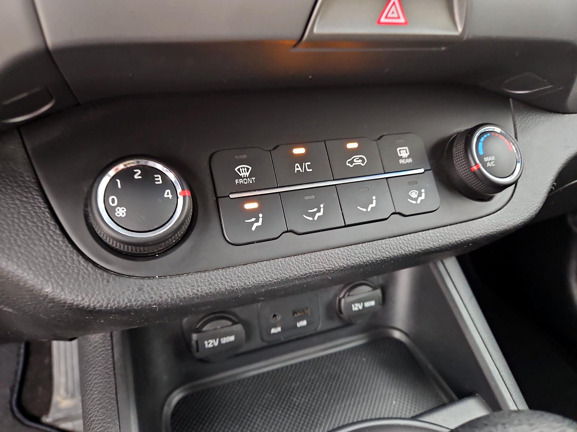 Thumbnail: 2015 Kia Sportage - 15