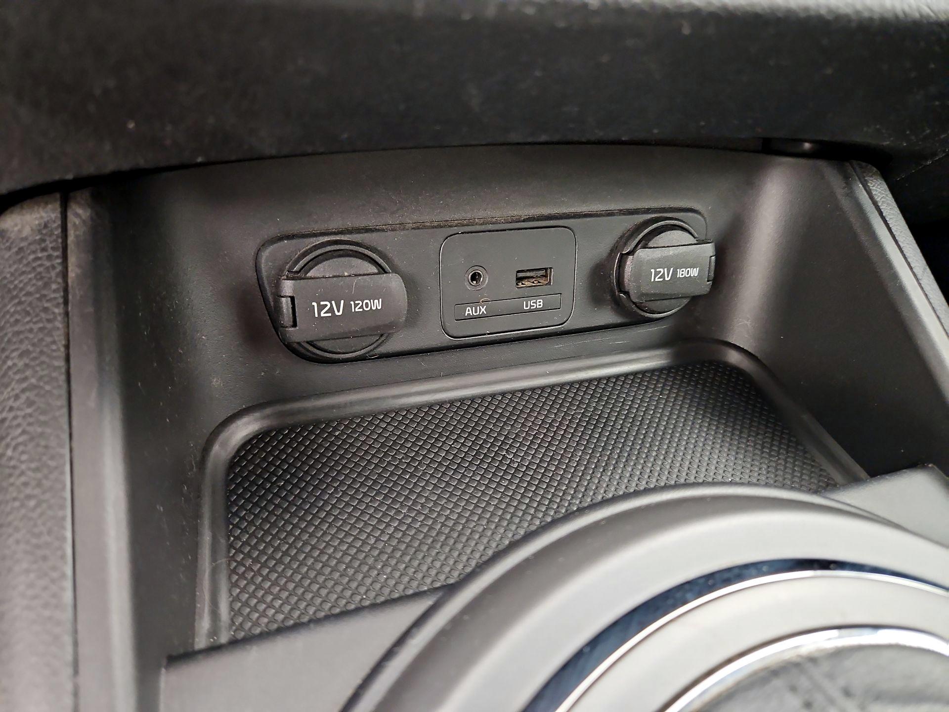 Thumbnail: 2015 Kia Sportage - 17