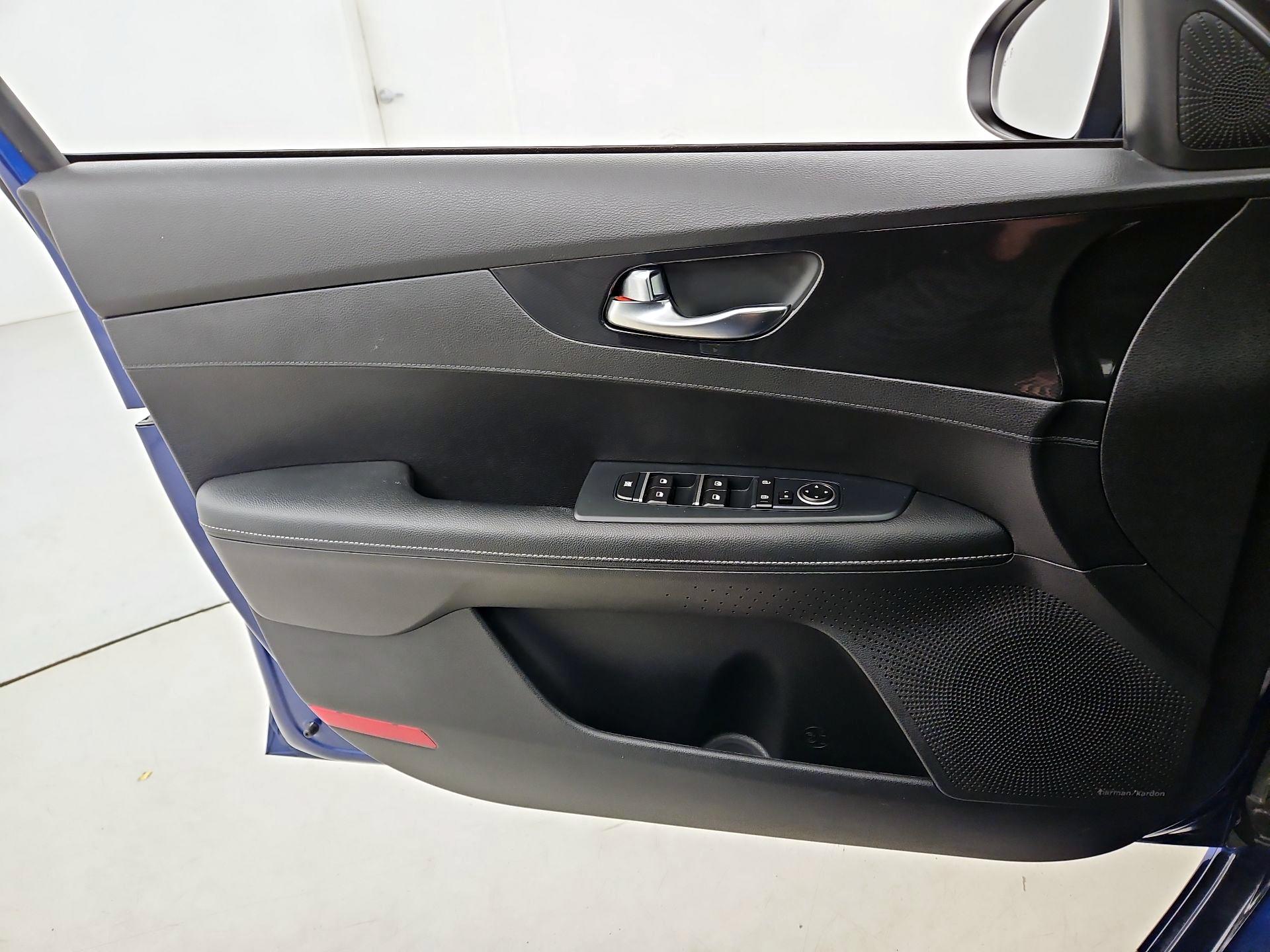 Thumbnail: 2021 Kia Forte - 12
