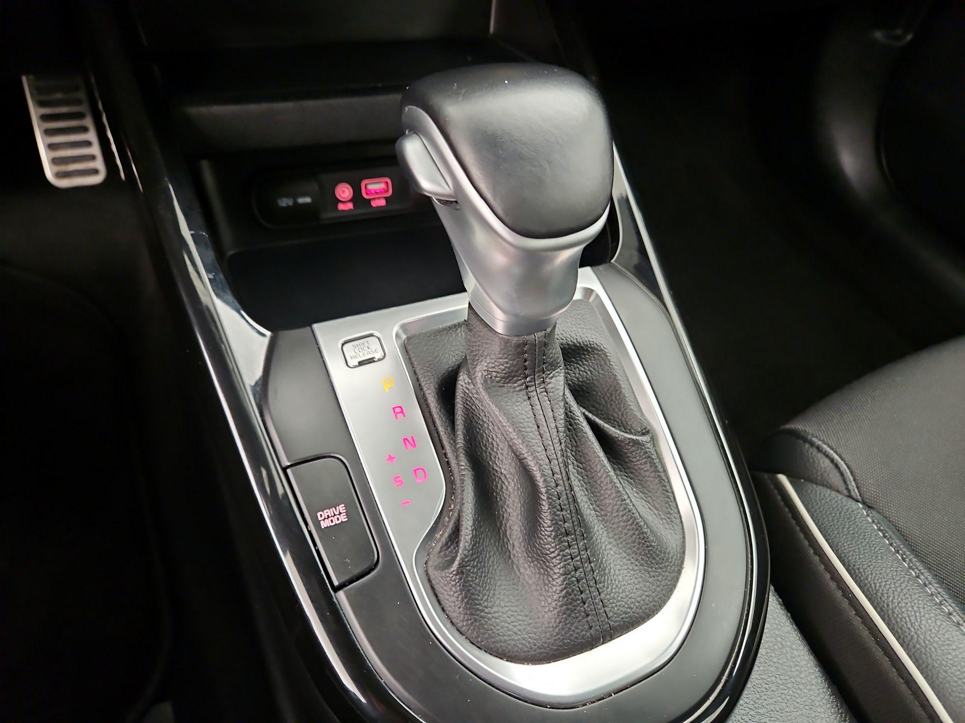 Thumbnail: 2021 Kia Forte - 17