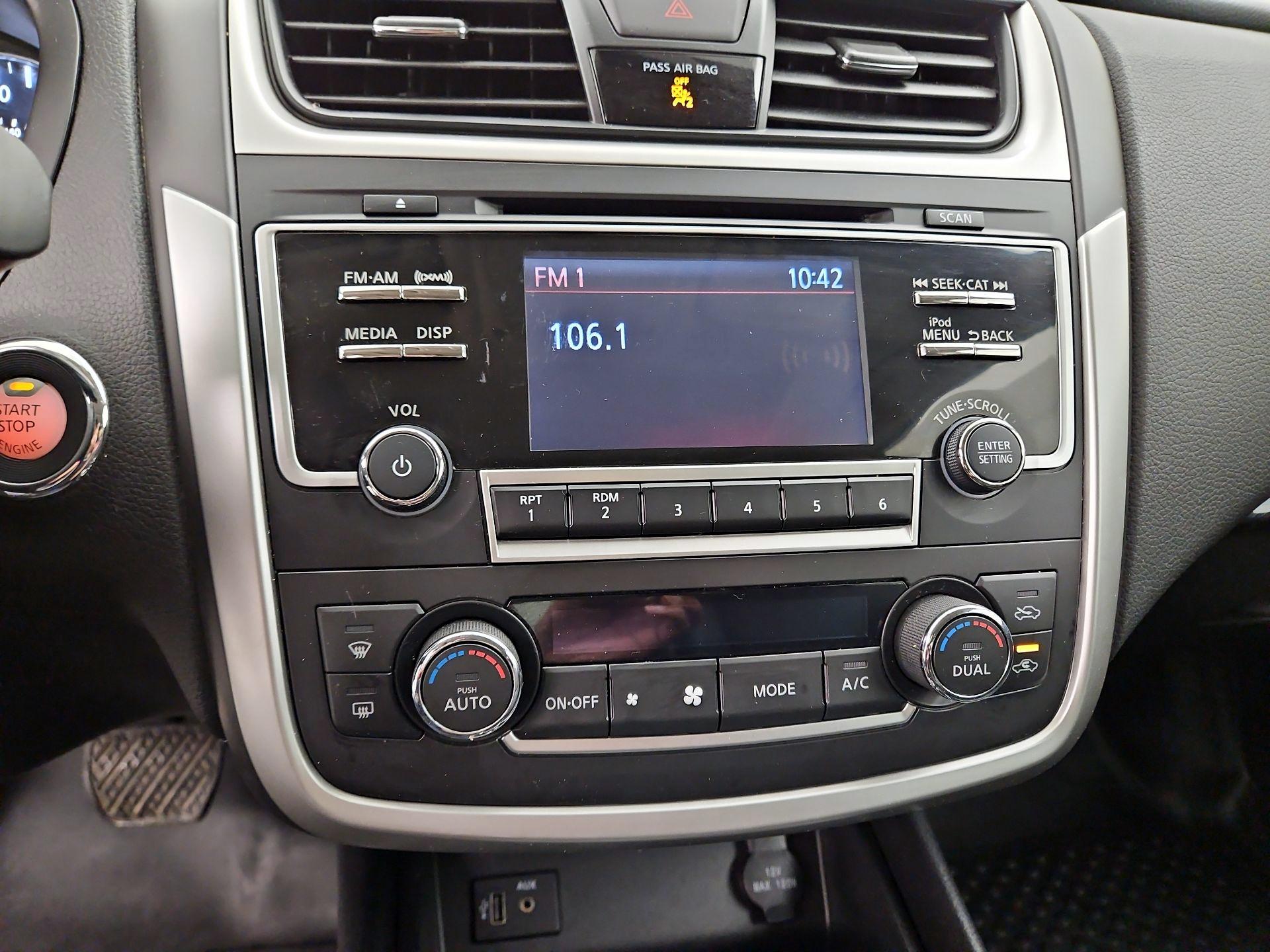 Thumbnail: 2017 Nissan Altima - 15