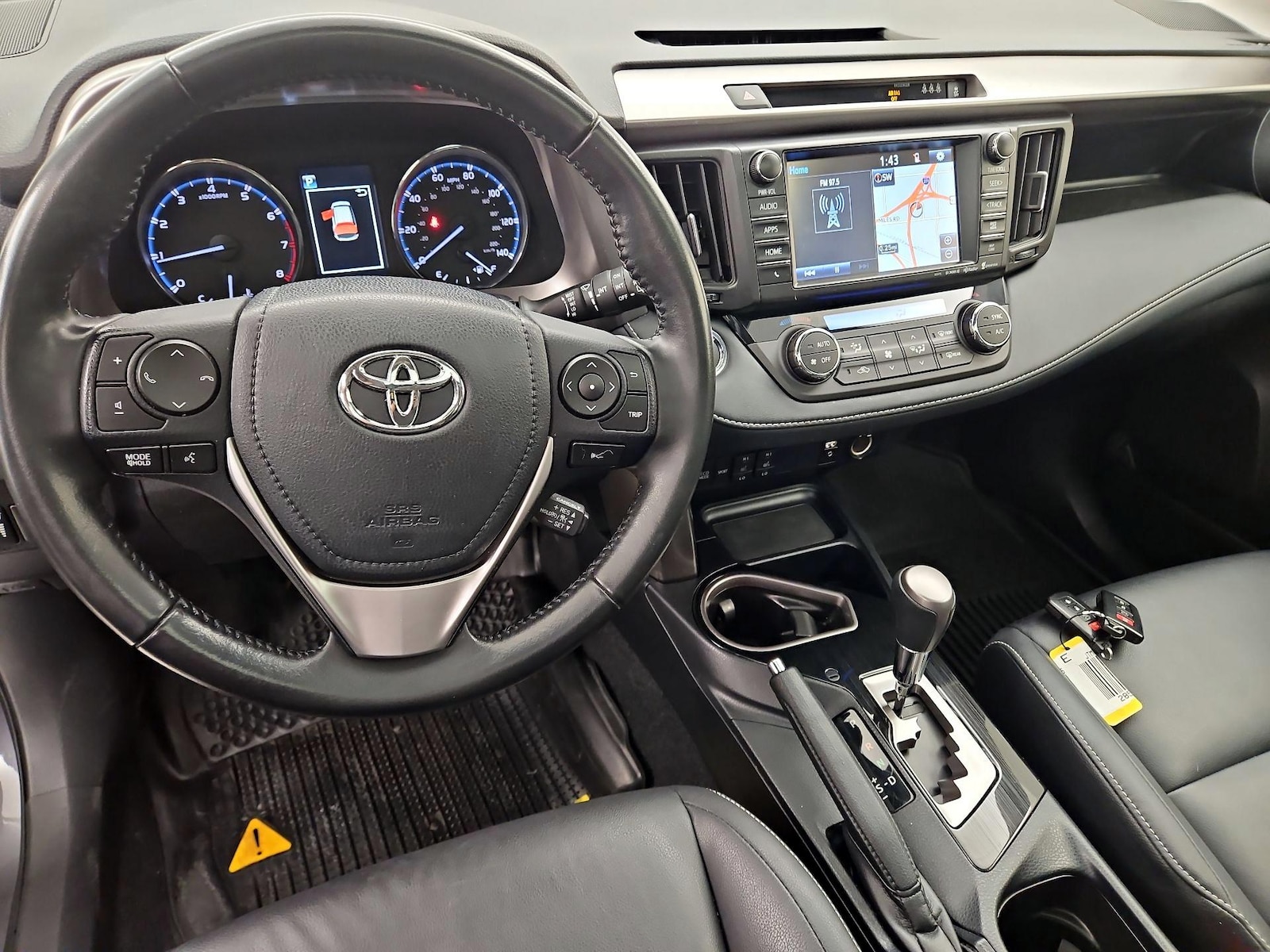 2018 Toyota RAV4 Limited - Photo 10