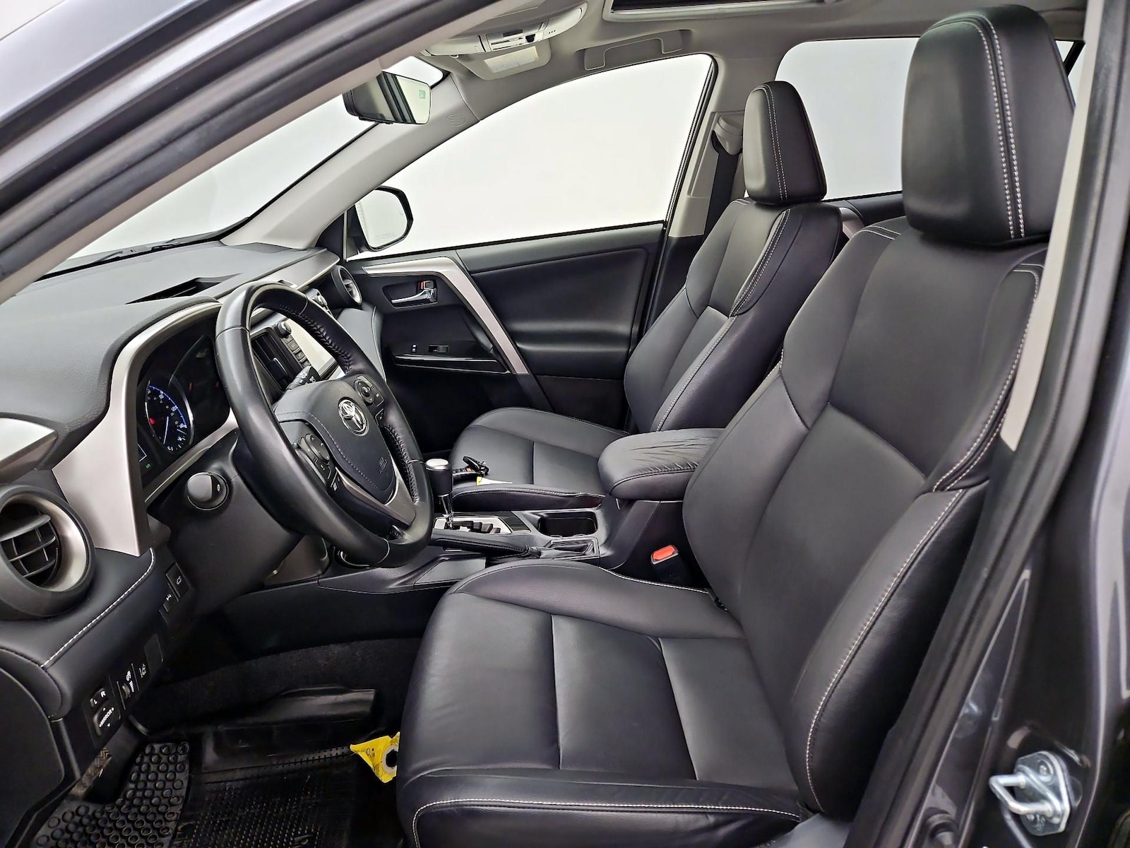 2018 Toyota RAV4 Limited - Photo 12