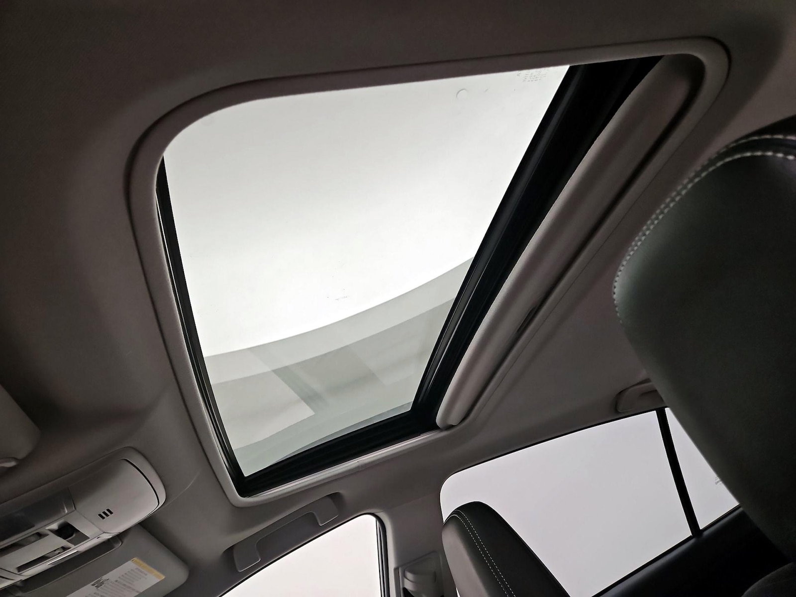 2018 Toyota RAV4 Limited - Photo 21