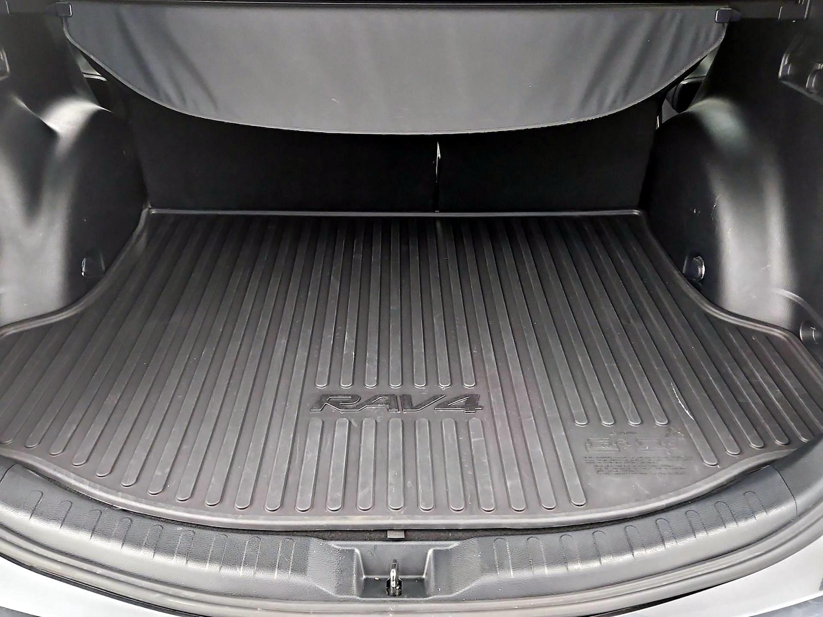 2018 Toyota RAV4 Limited - Photo 23