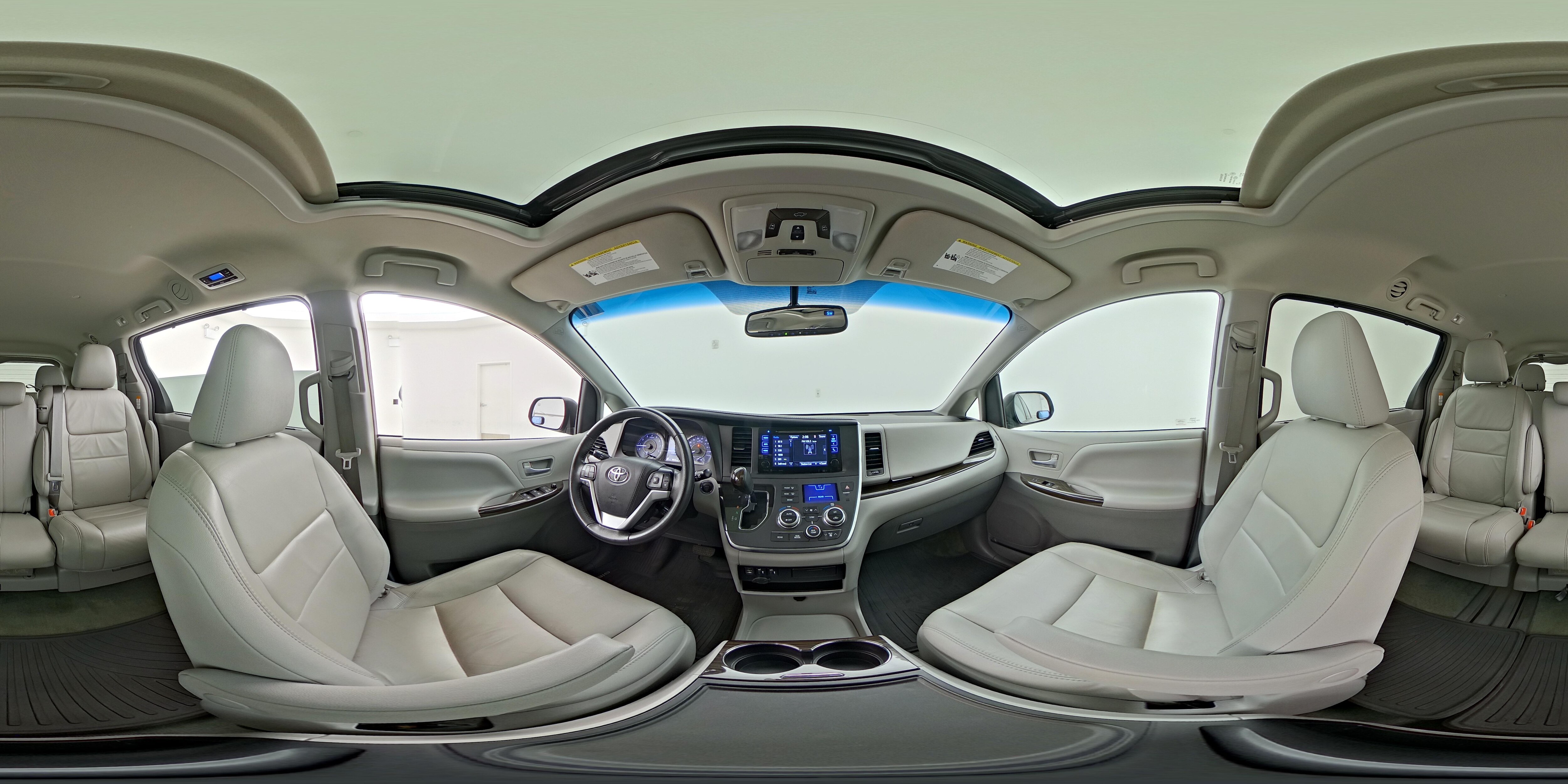 2017 Toyota Sienna XLE - Photo 27
