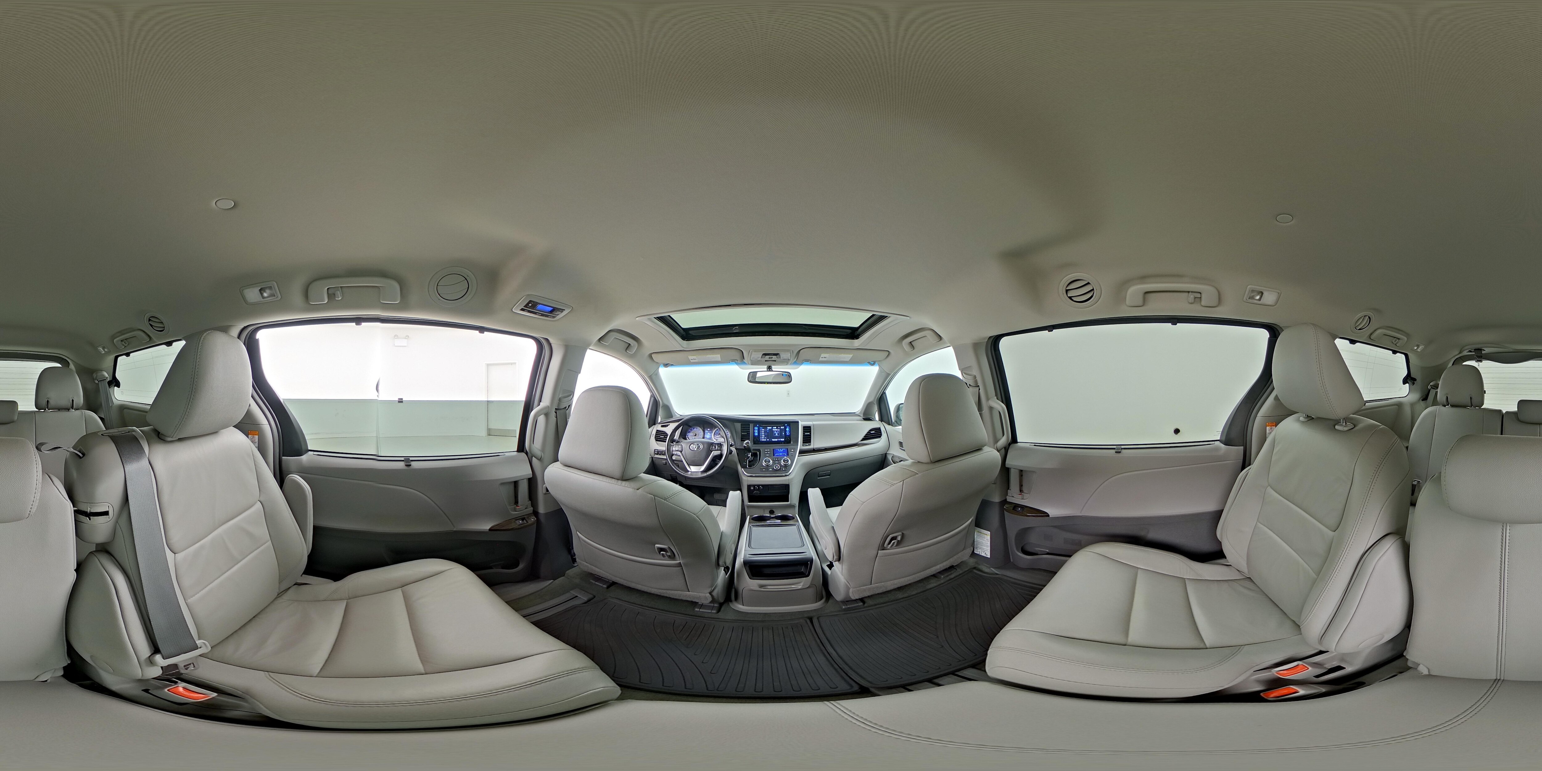 2017 Toyota Sienna XLE - Photo 28