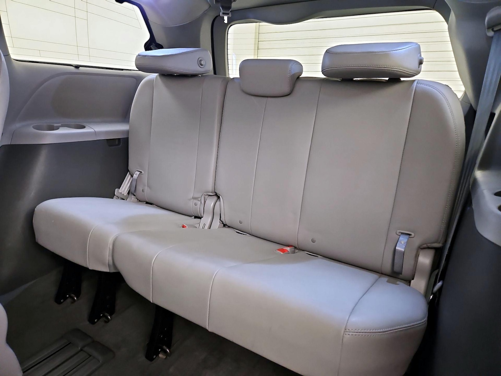 2017 Toyota Sienna XLE - Photo 22