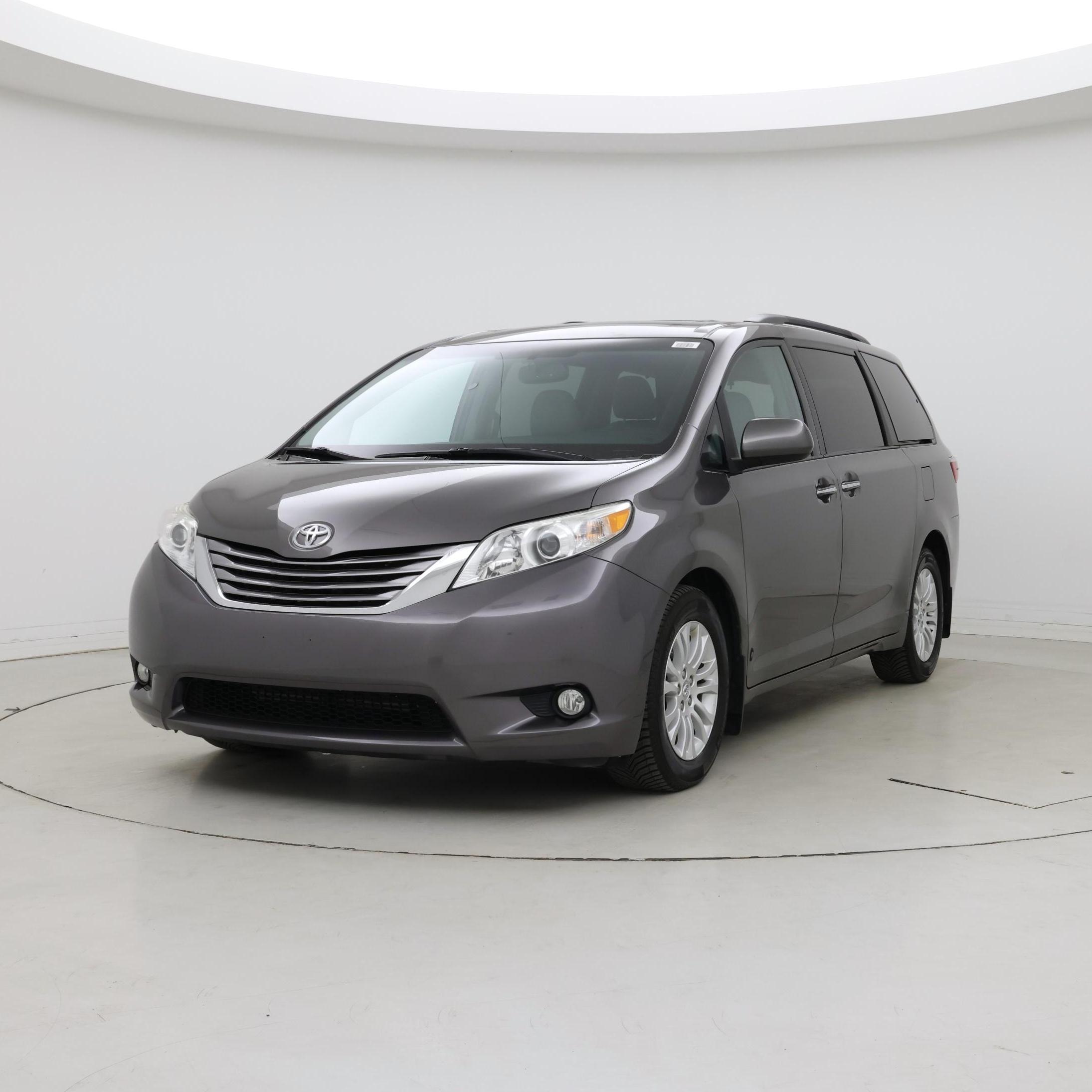 Thumbnail: 2017 Toyota Sienna - 4