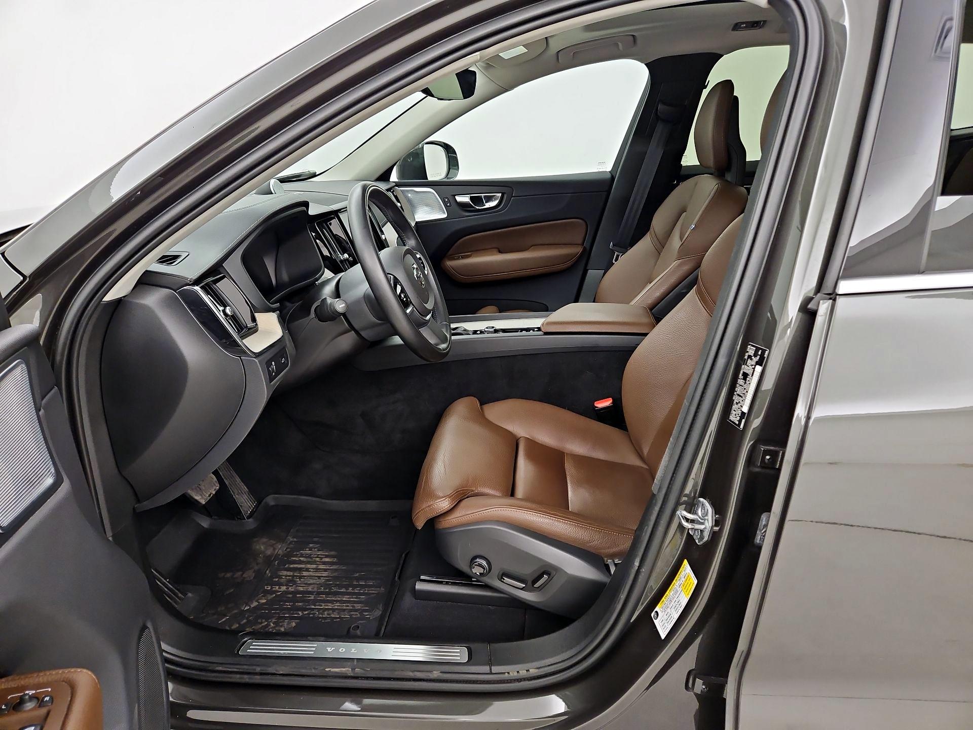 Thumbnail: 2018 Volvo XC60 - 11
