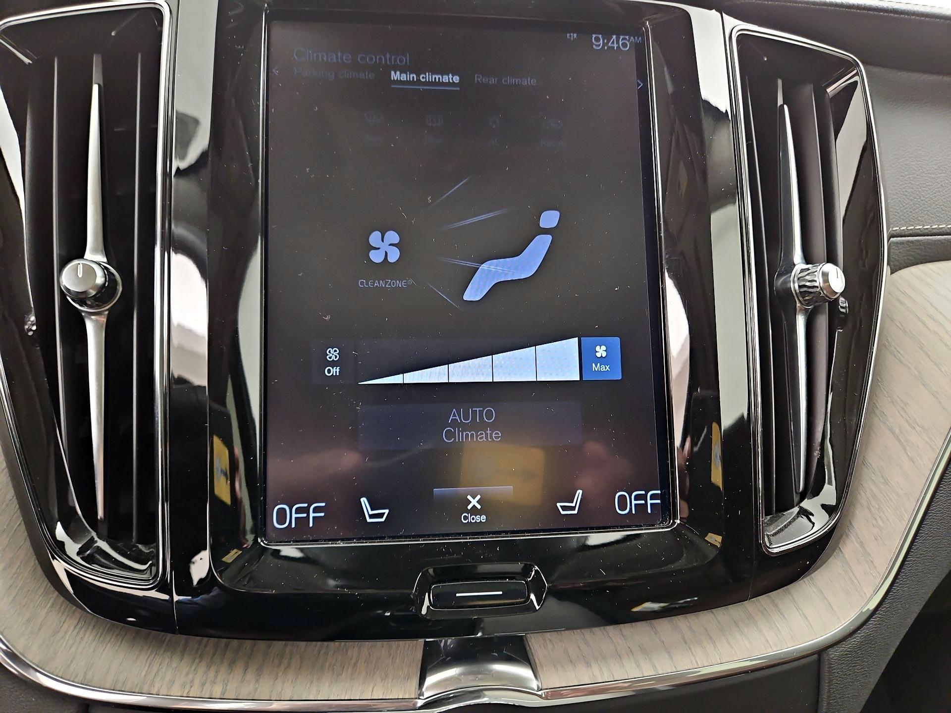 Thumbnail: 2018 Volvo XC60 - 17