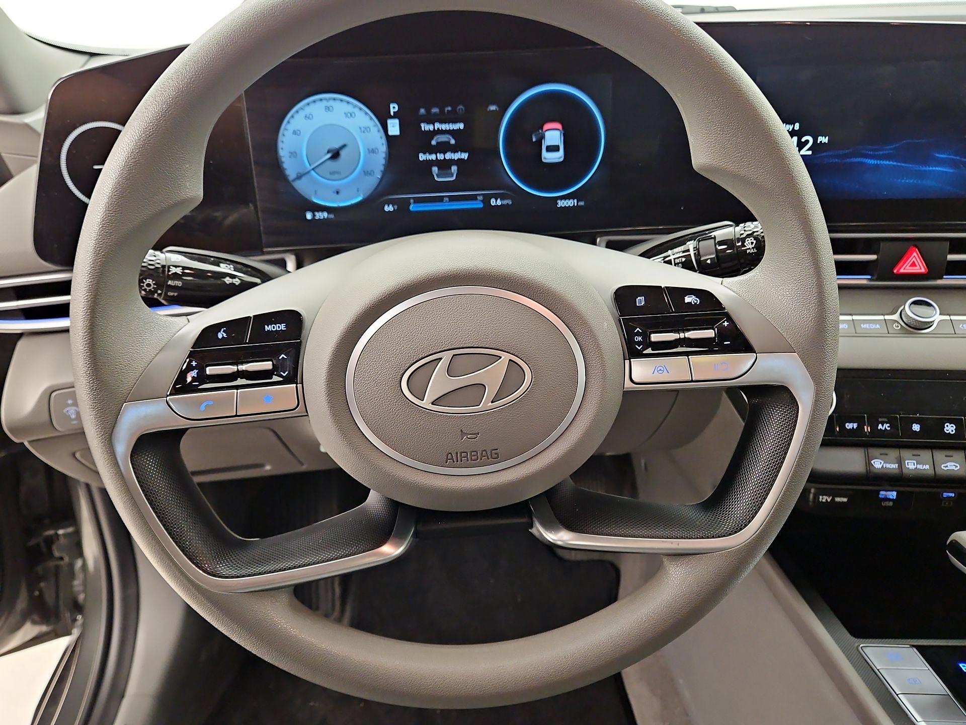 Thumbnail: 2024 Hyundai Elantra - 10