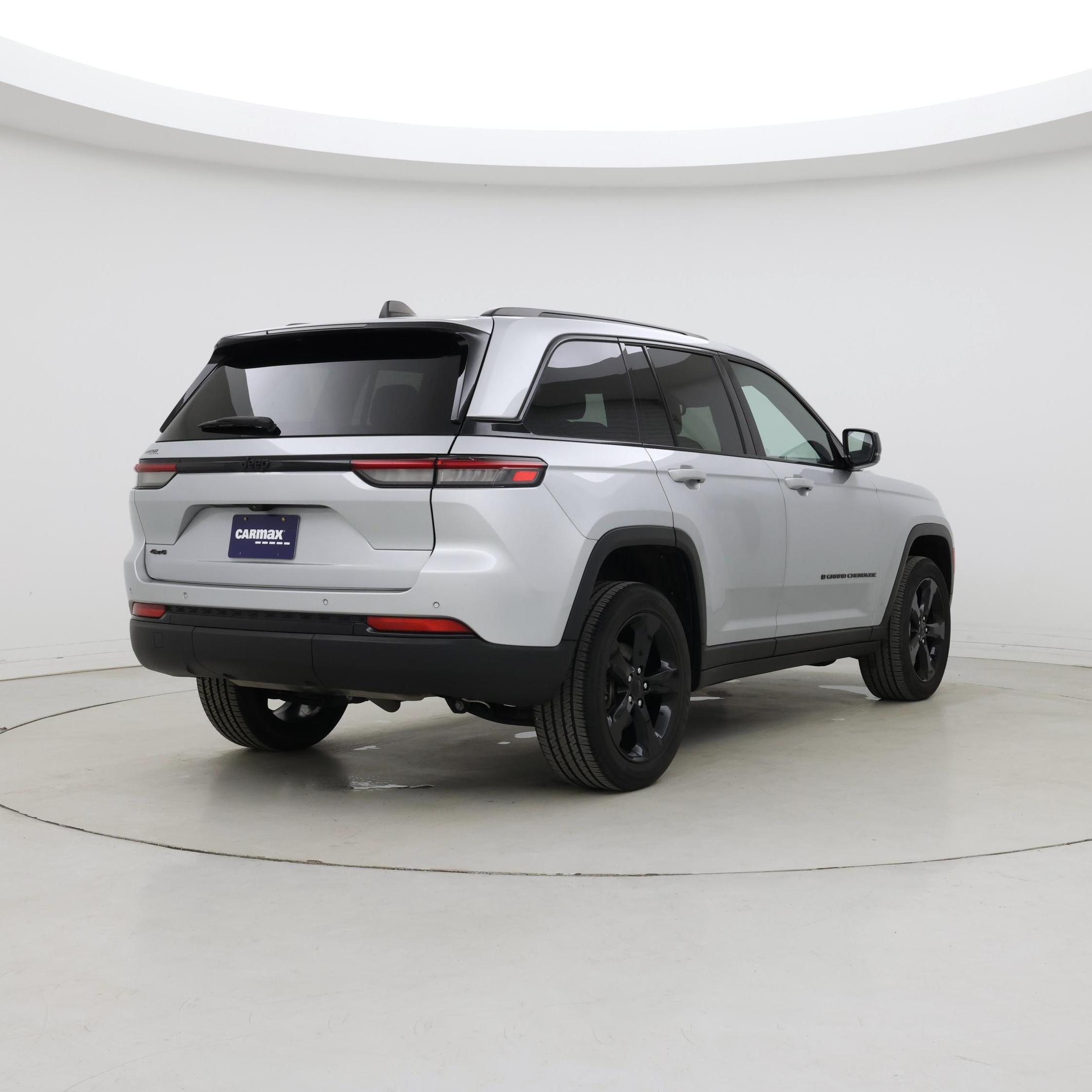 Thumbnail: 2023 Jeep Grand Cherokee - 8