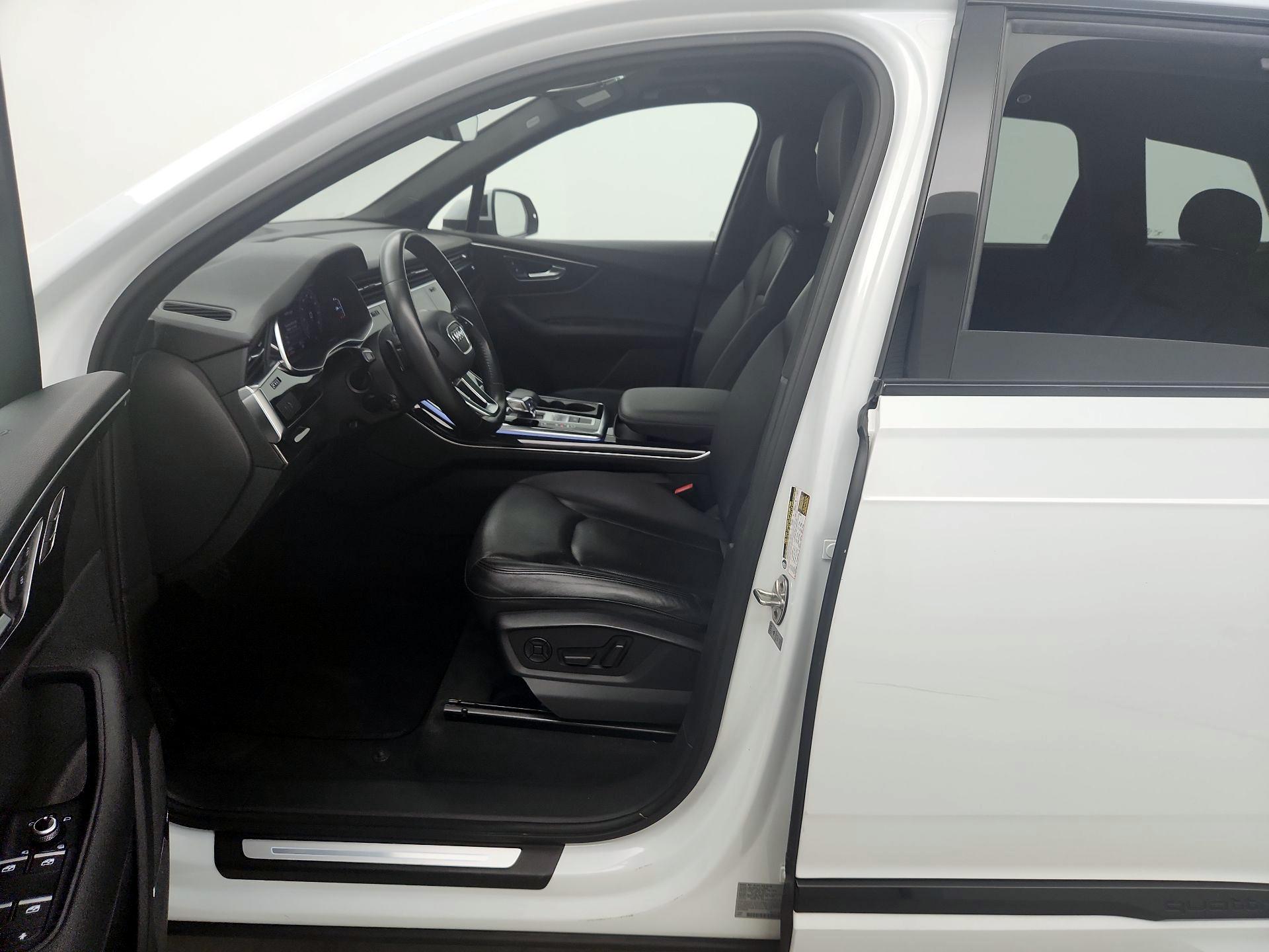 Thumbnail: 2020 Audi Q7 - 11