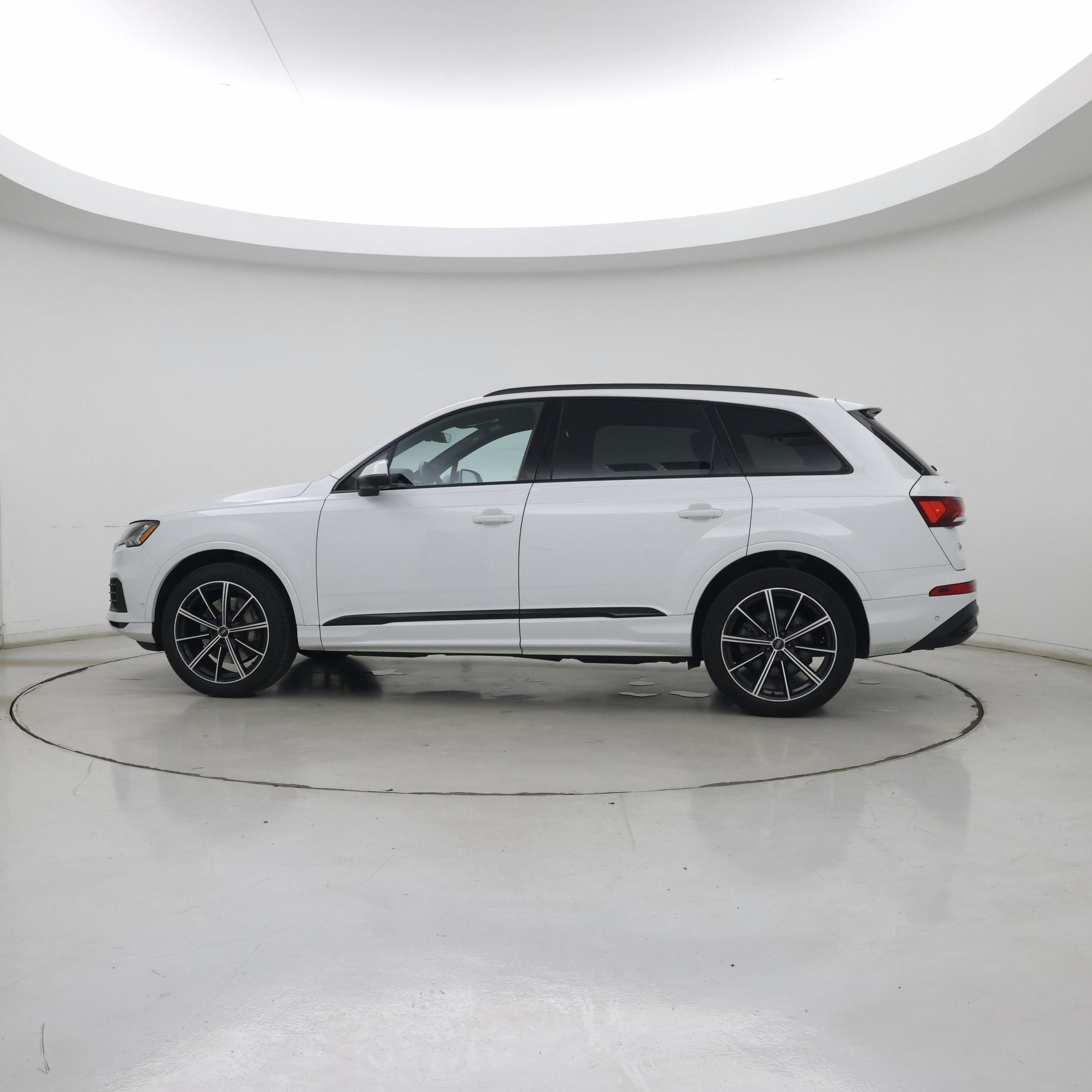 Thumbnail: 2020 Audi Q7 - 3