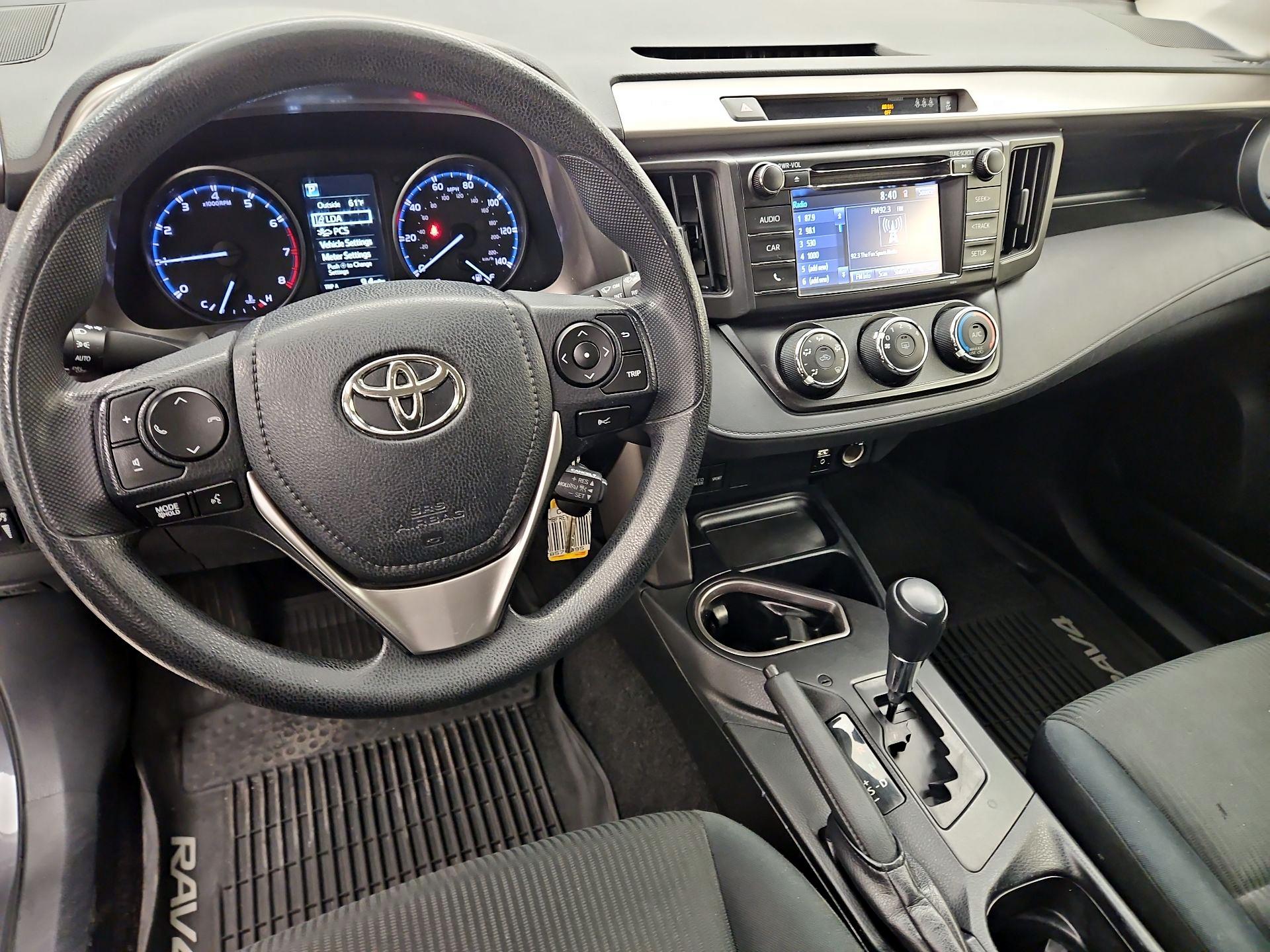 Thumbnail: 2018 Toyota RAV4 - 9
