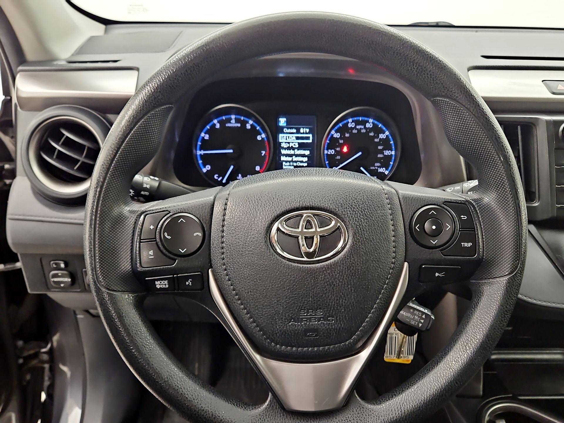Thumbnail: 2018 Toyota RAV4 - 10