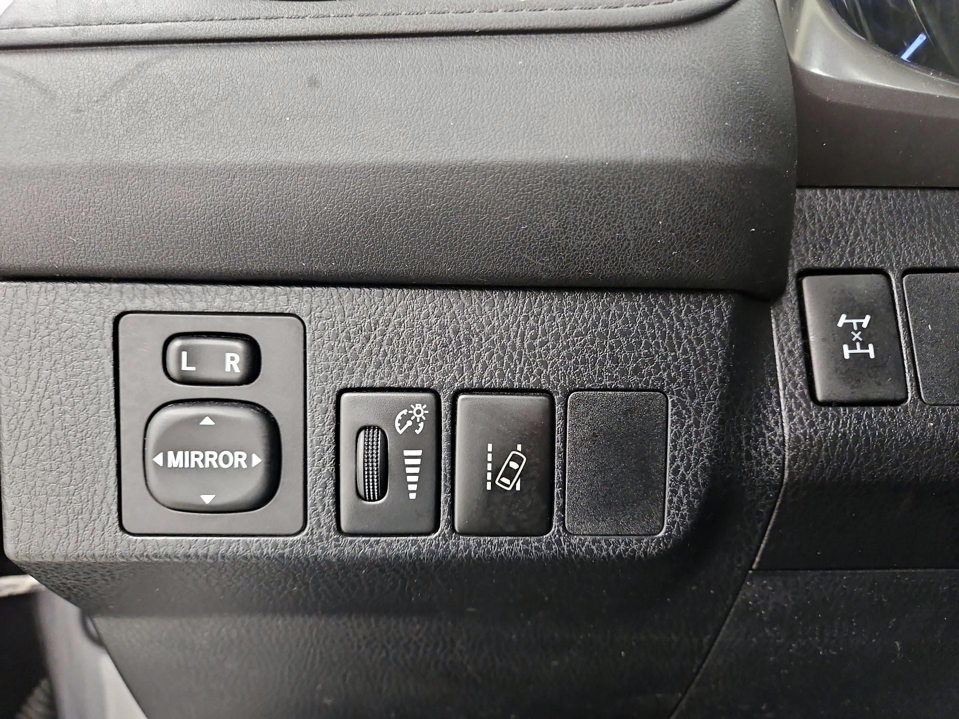 Thumbnail: 2018 Toyota RAV4 - 13