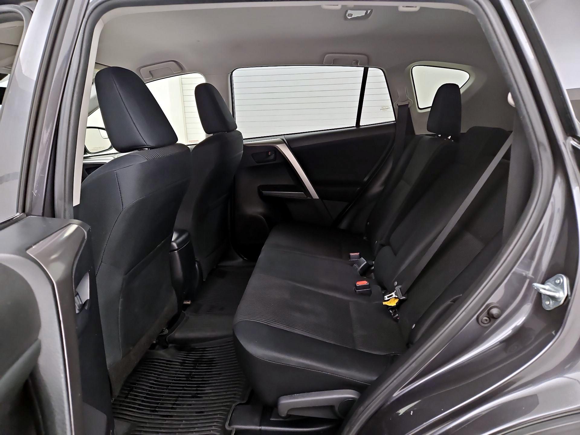 Thumbnail: 2018 Toyota RAV4 - 19