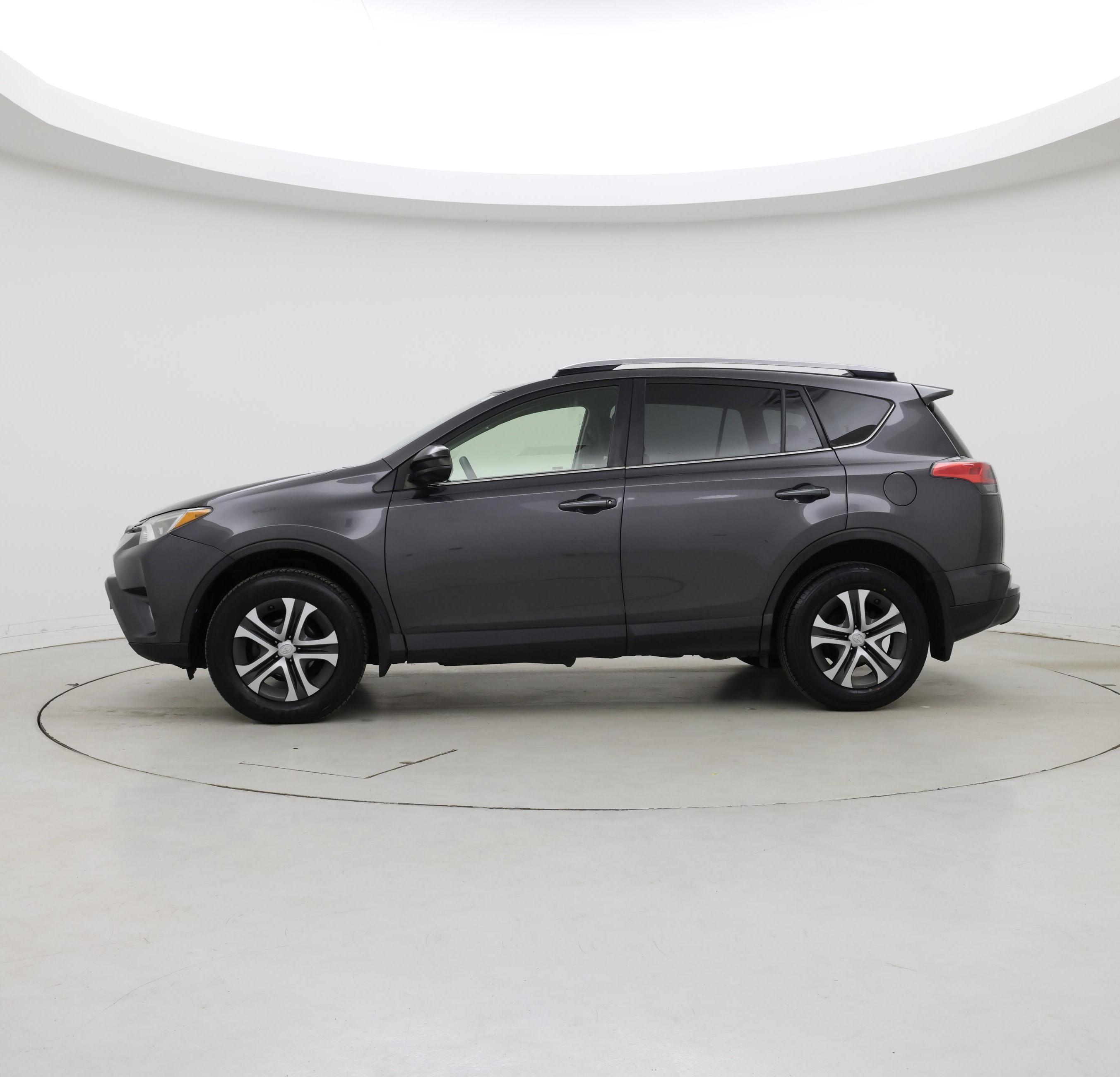 Thumbnail: 2018 Toyota RAV4 - 3