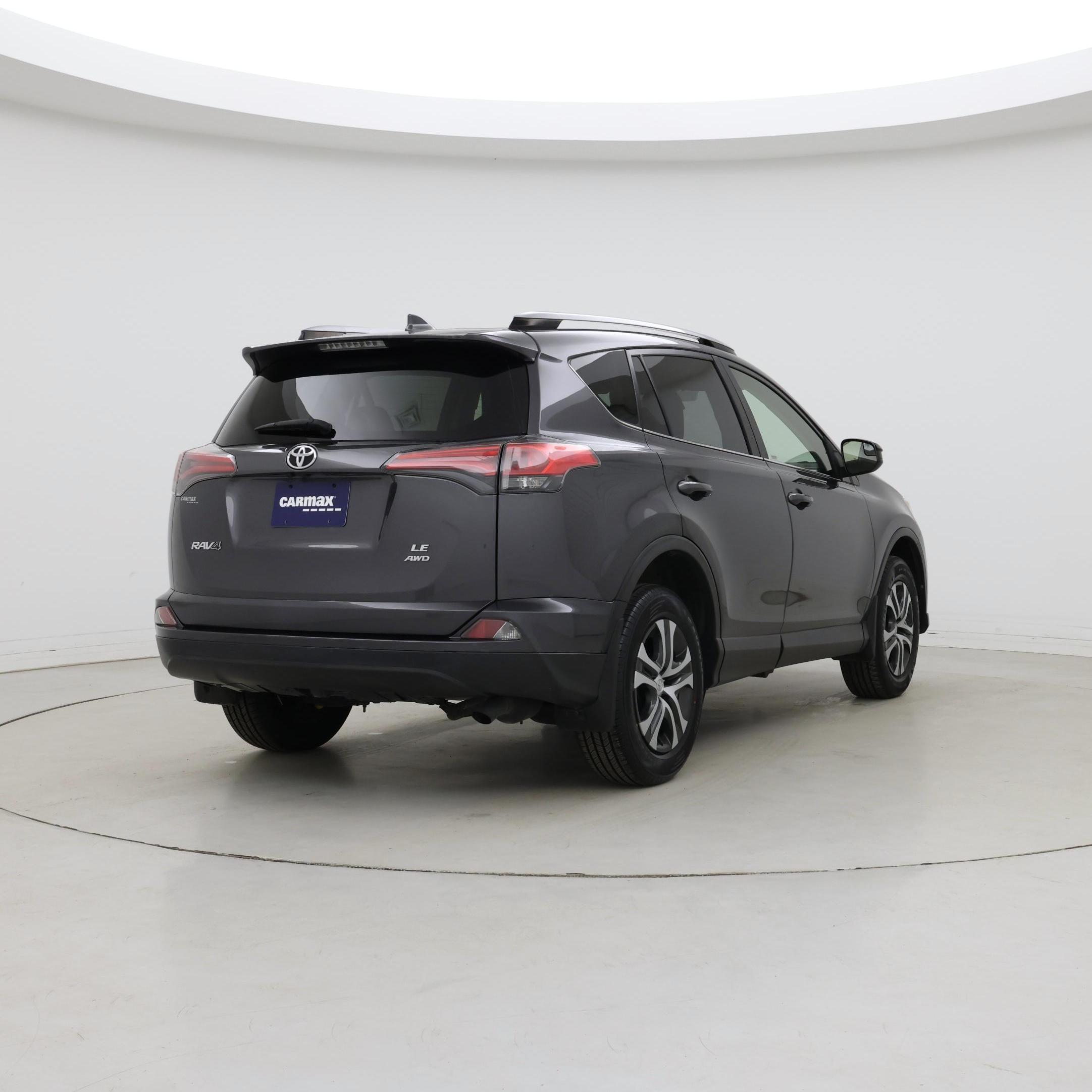 Thumbnail: 2018 Toyota RAV4 - 8