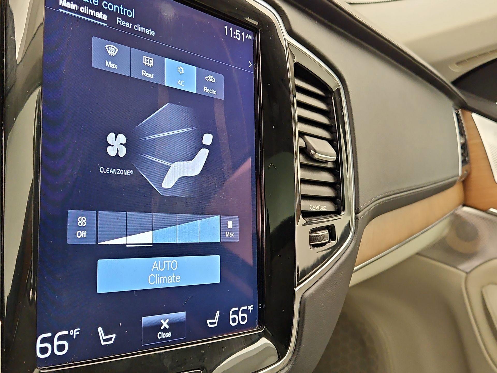 Thumbnail: 2016 Volvo XC90 - 17