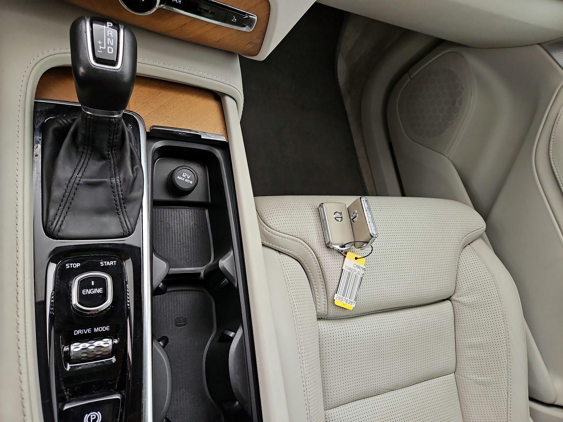 Thumbnail: 2016 Volvo XC90 - 18