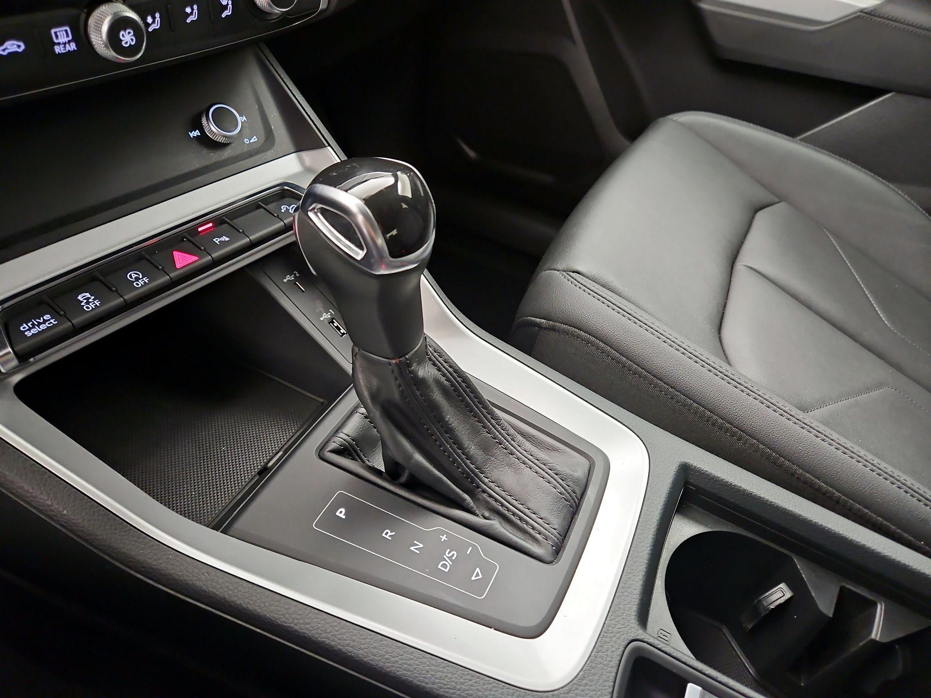 Thumbnail: 2020 Audi Q3 - 17