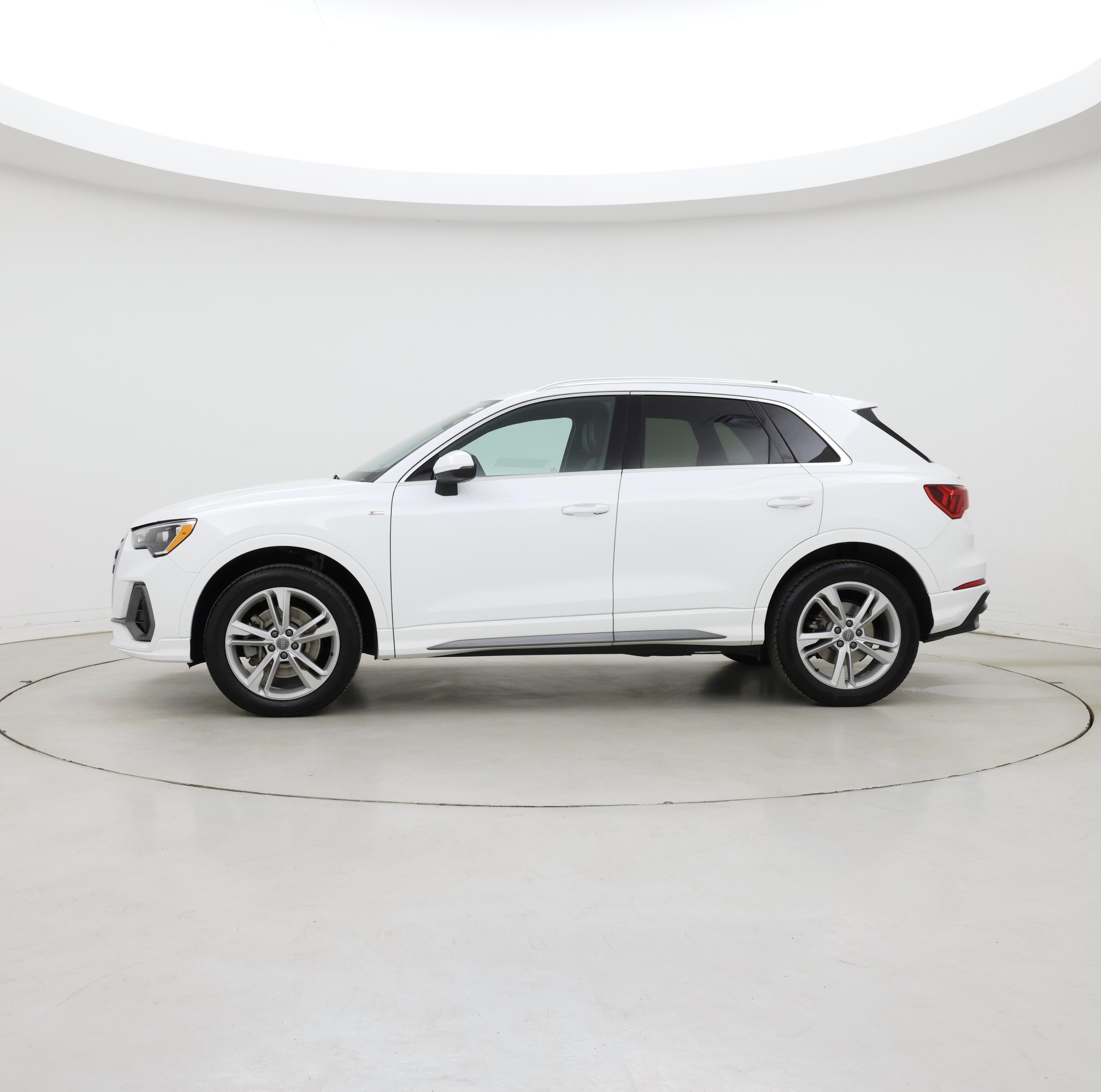 Thumbnail: 2020 Audi Q3 - 3
