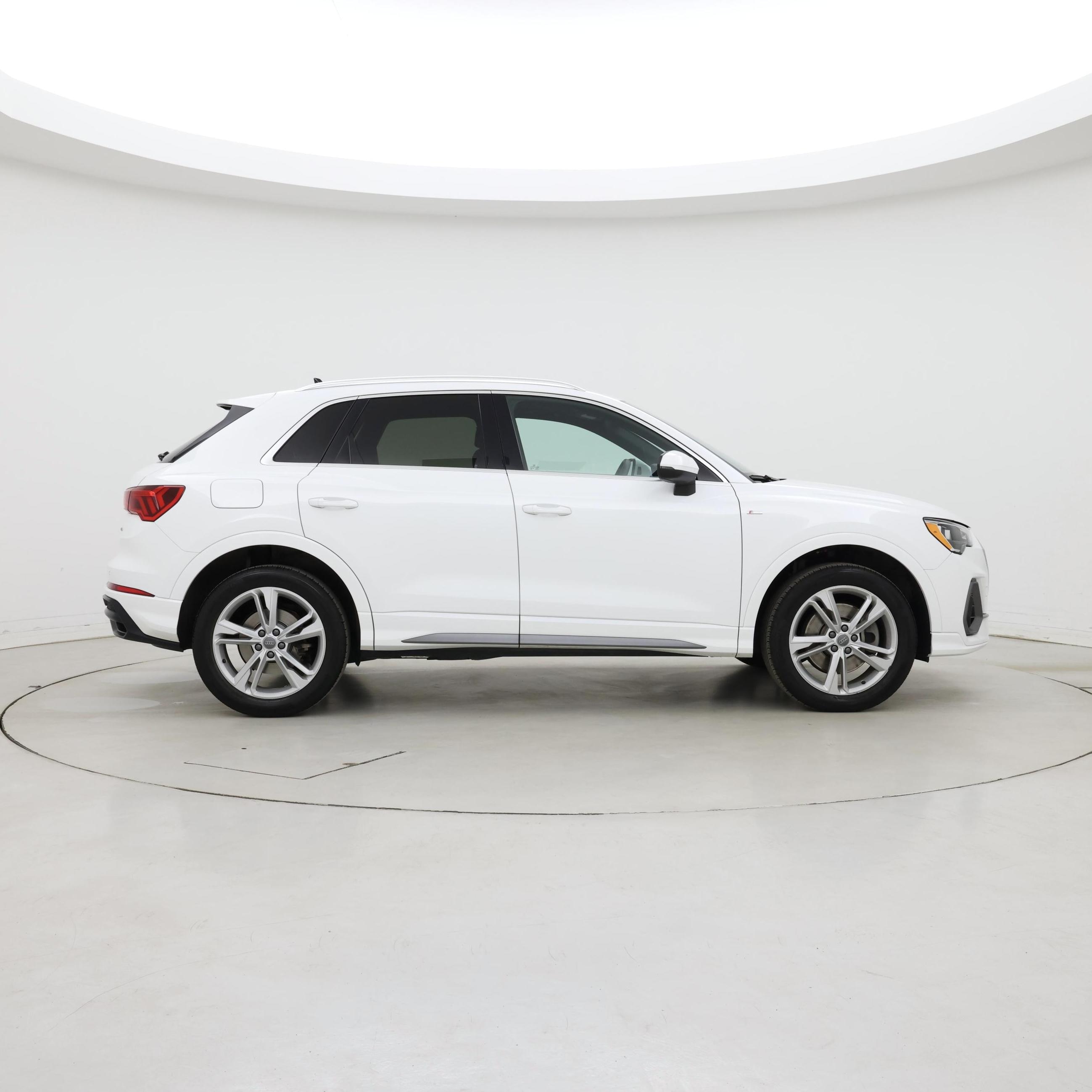 Thumbnail: 2020 Audi Q3 - 7